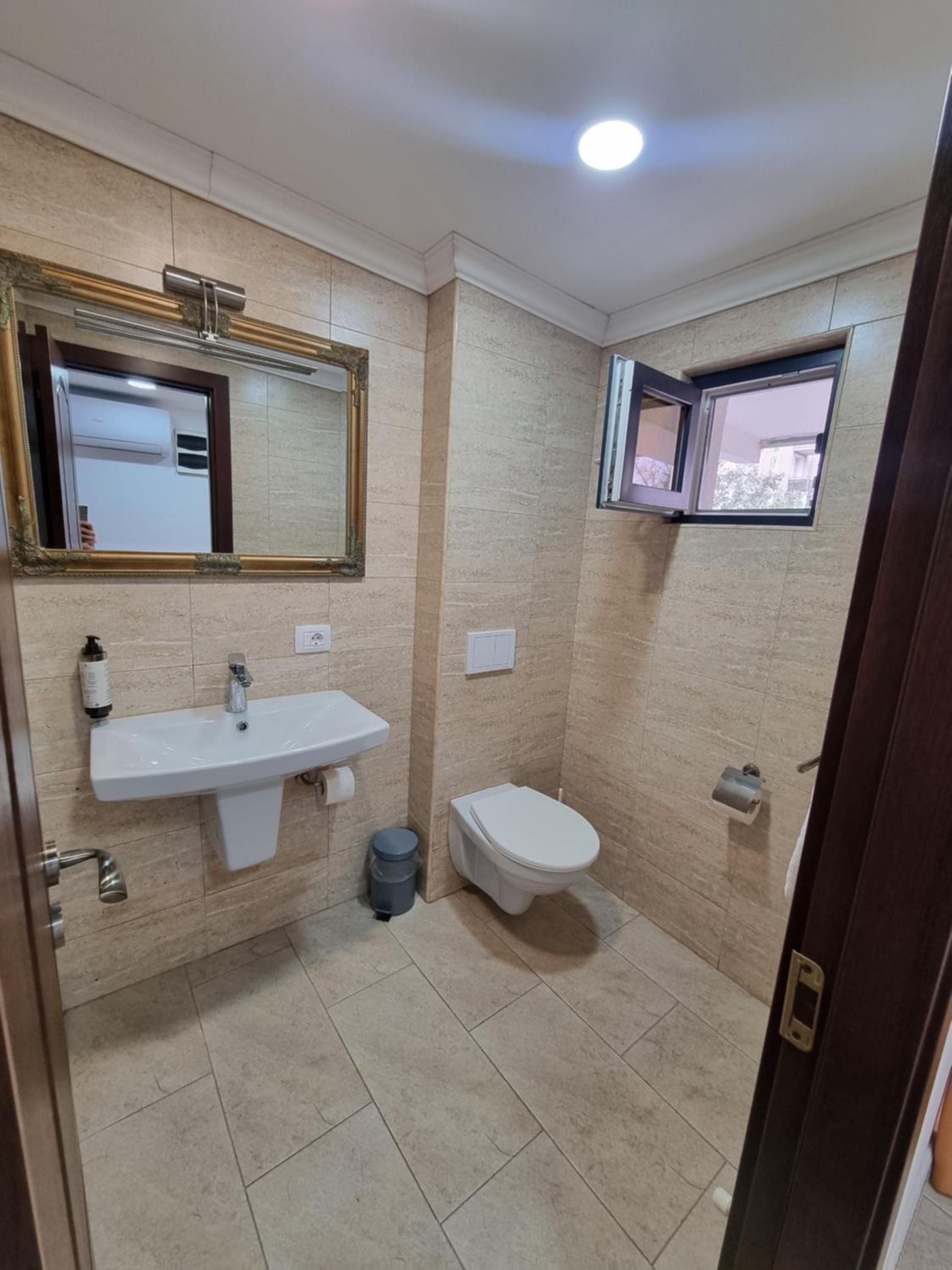 Deluxe double - room 7, 1 car parking space - Photo 10