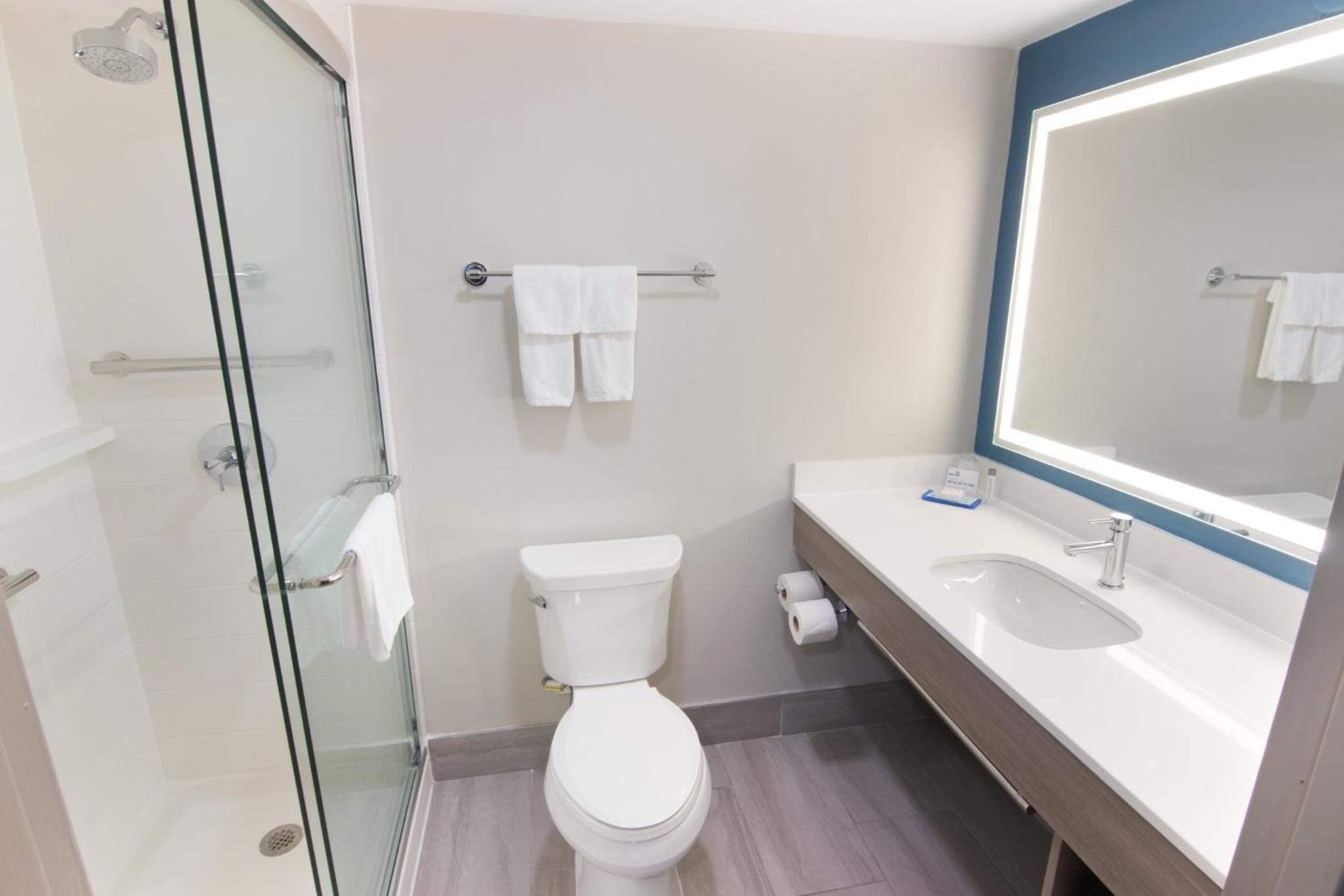 King Suite - Photo 2