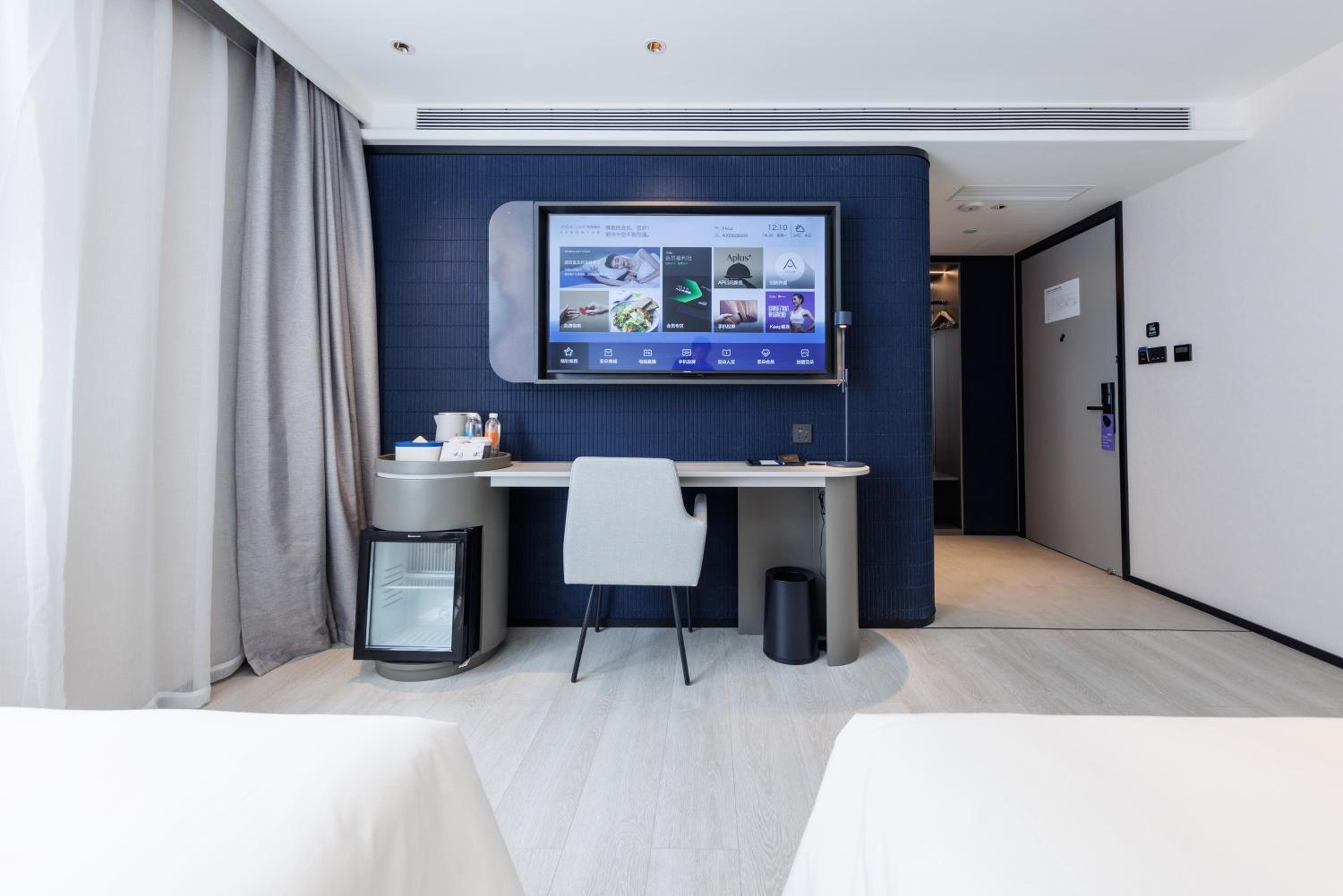 Standard Twin Room with Inner Window photo 3