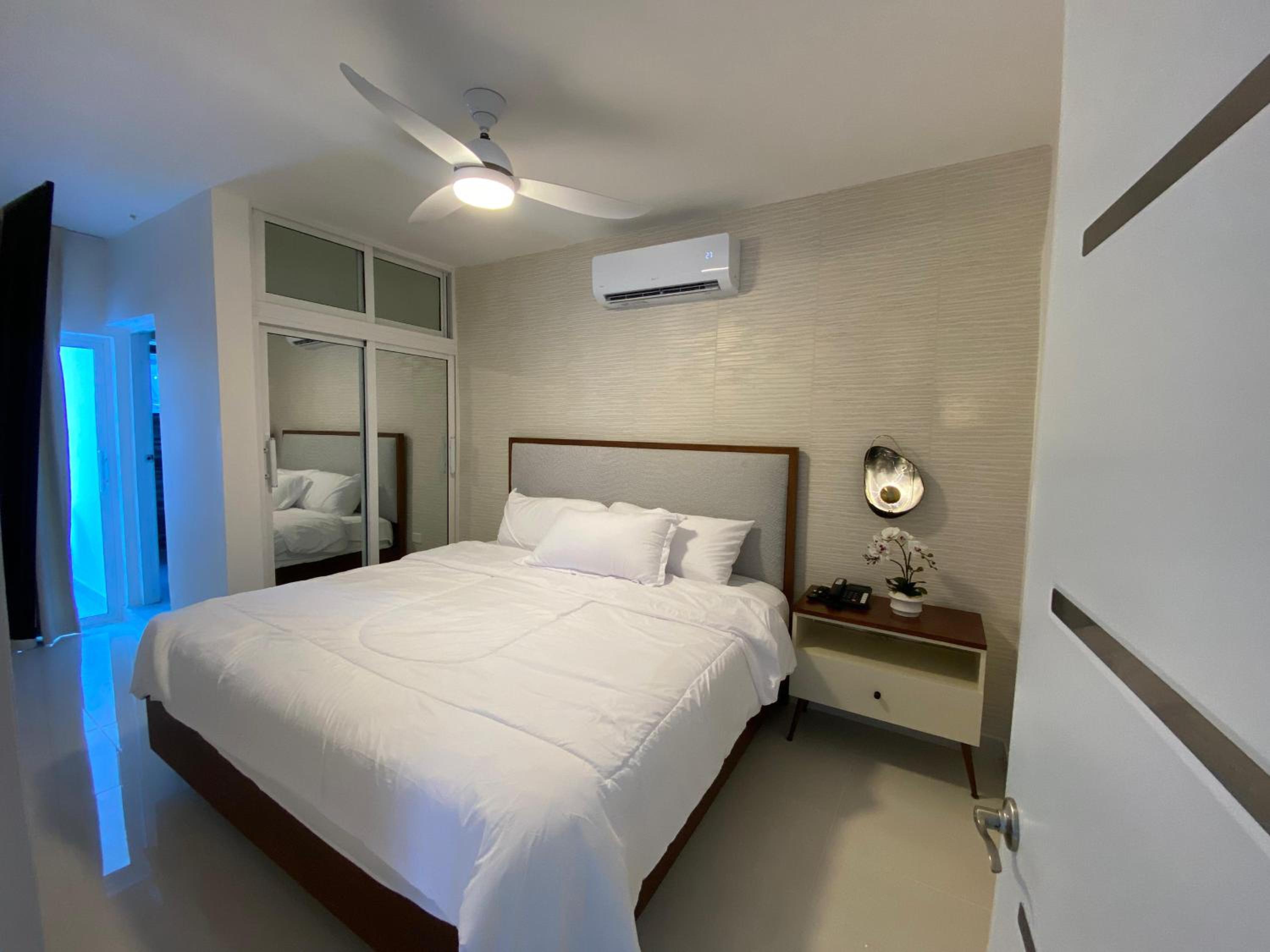 Two-Bedroom Deluxe Apartment with Balcony photo 1