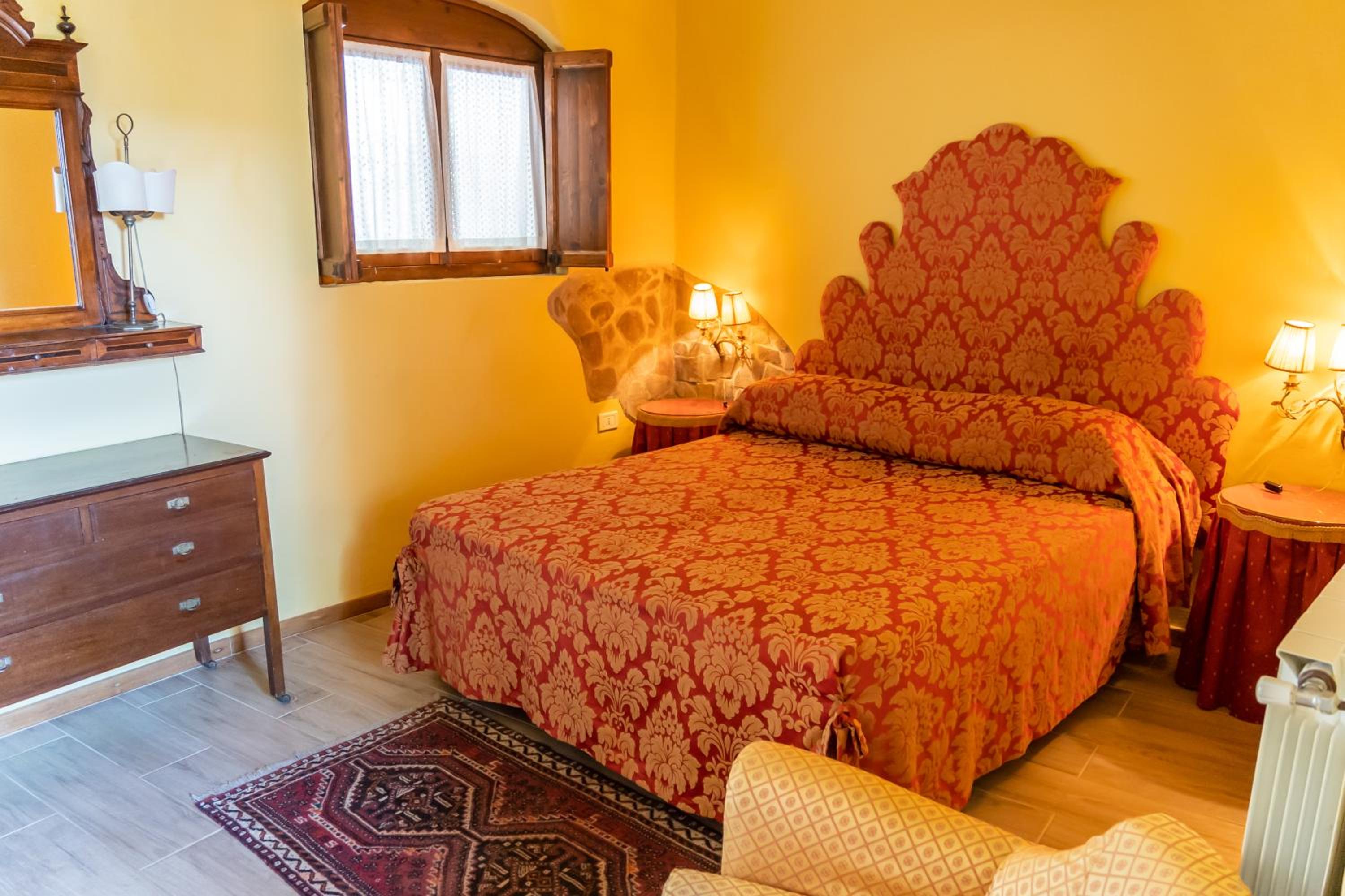 Classic Double or Twin Room - Photo 6