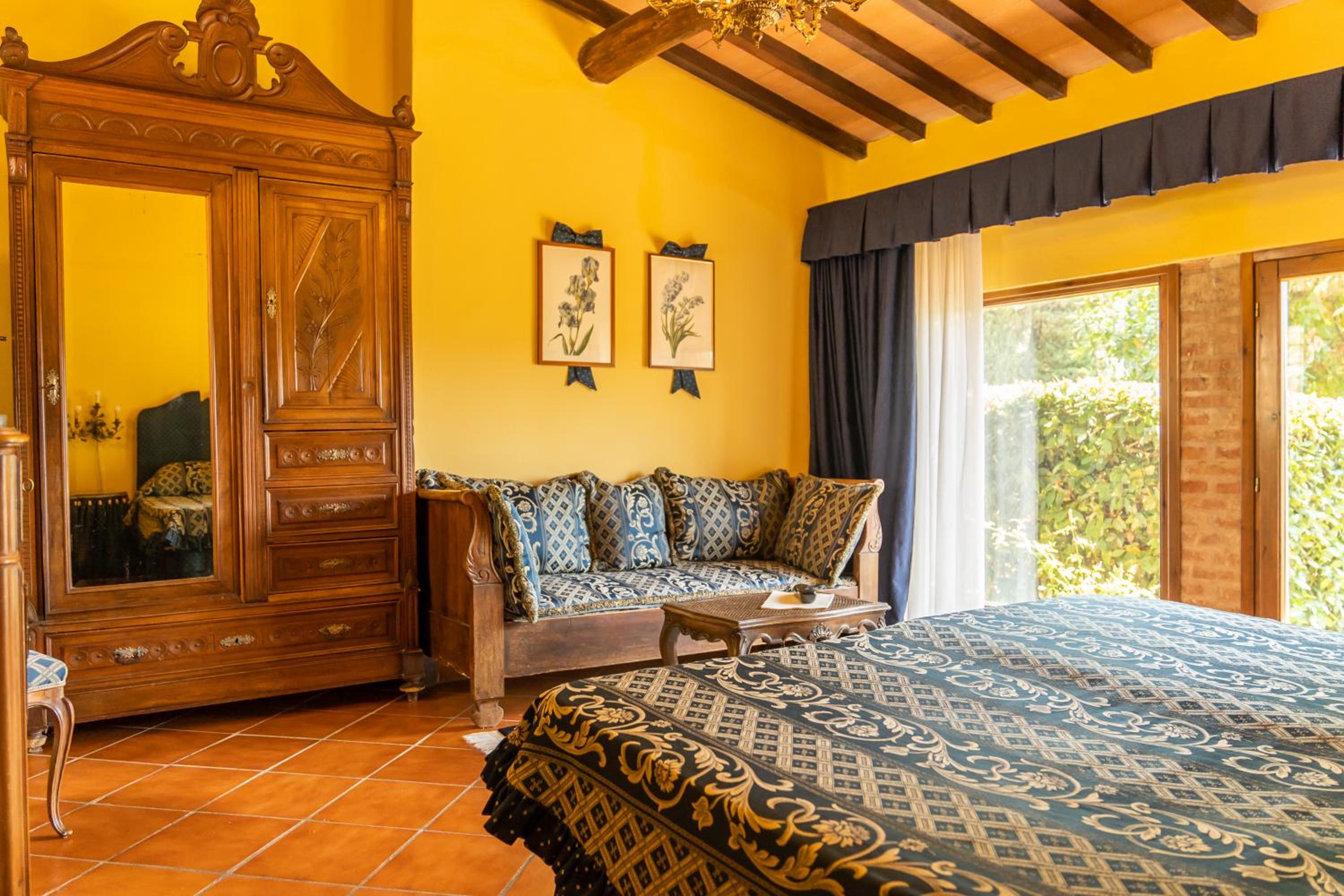 Classic Double or Twin Room - Photo 9