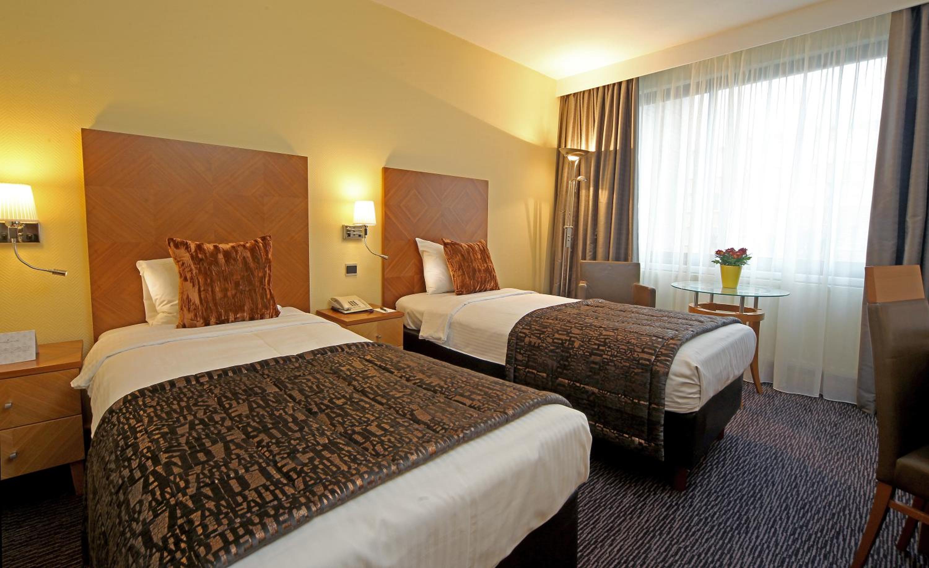 Twin Room - Photo 1
