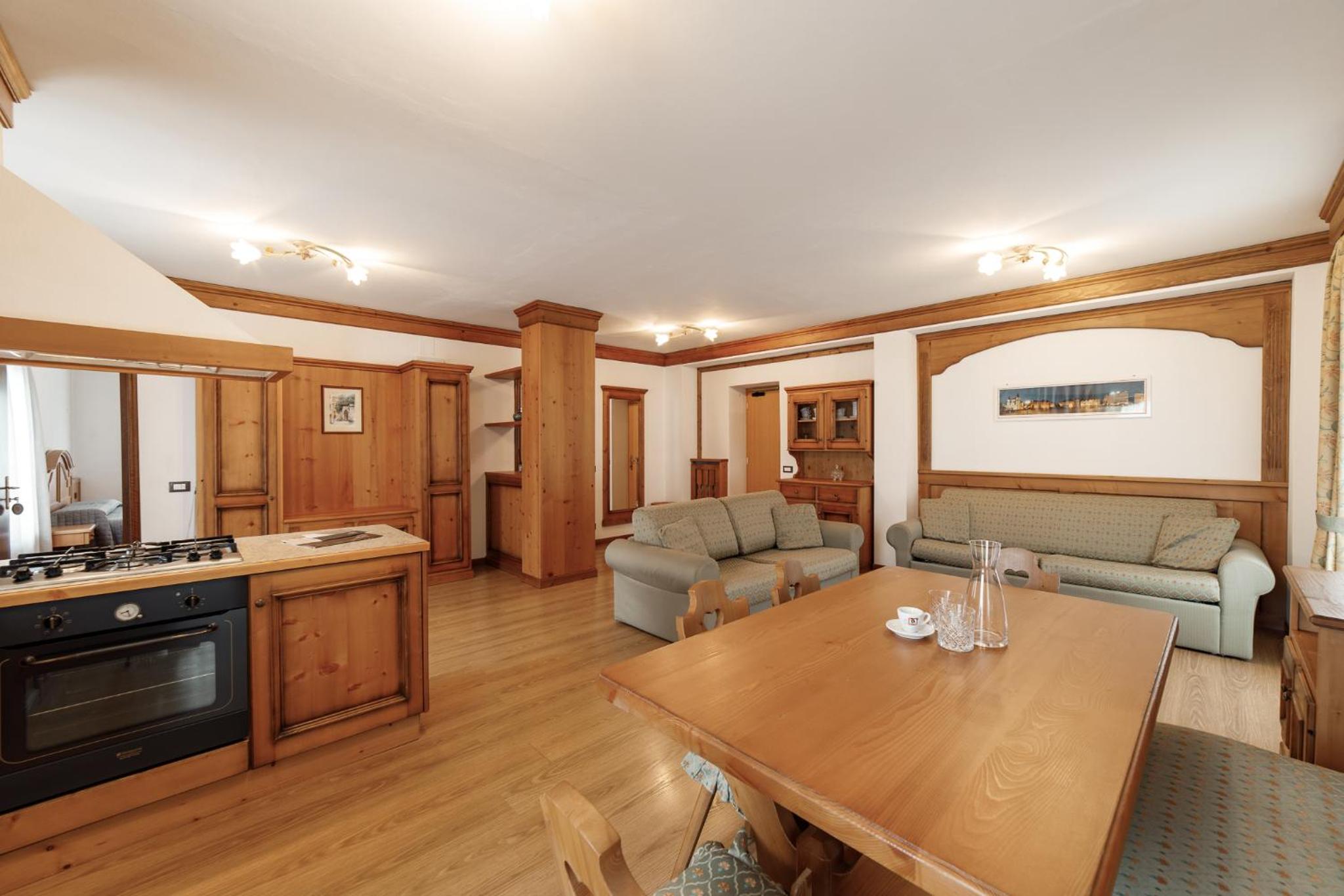 Two-Bedroom Apartment with Mountain View photo 2