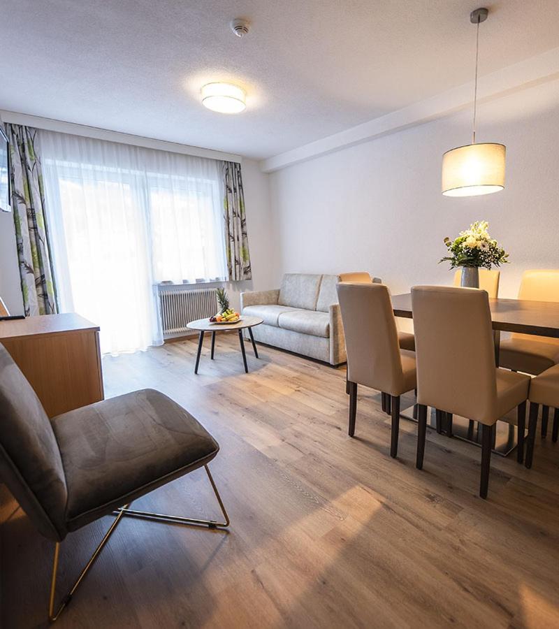 One-Bedroom Apartment with Balcony photo 1