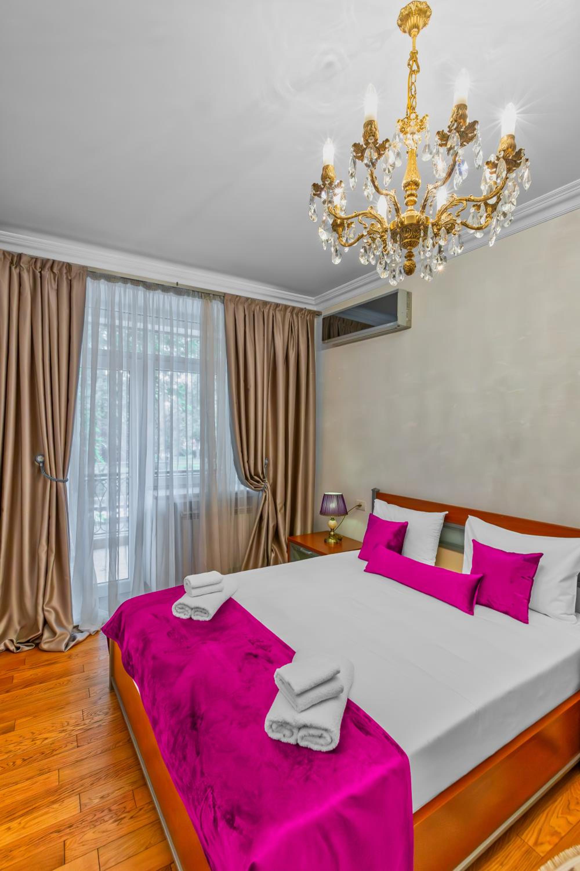 Two-Bedroom Deluxe Apartment With Balcony