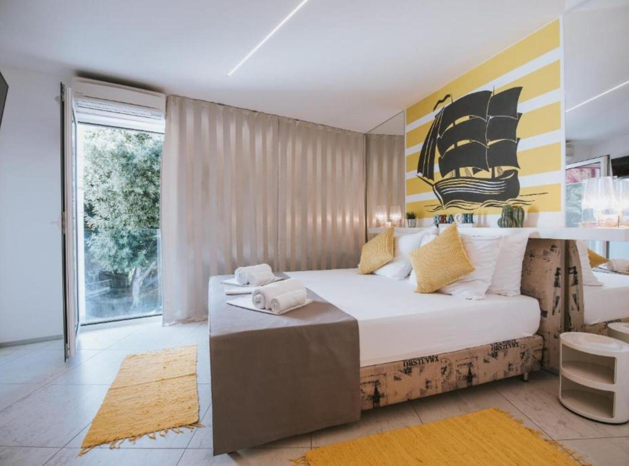 One Bedroom Apartment