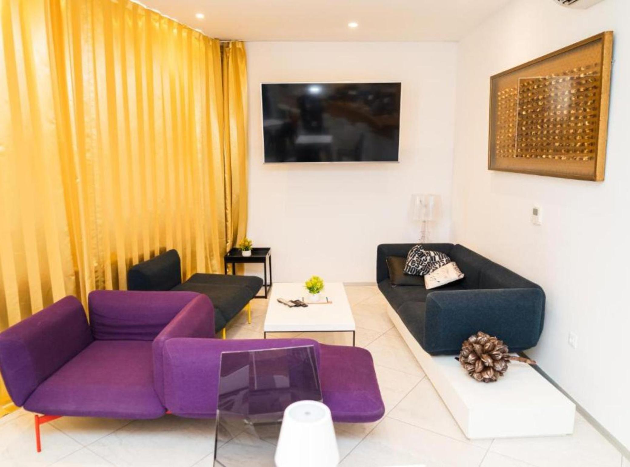 One Bedroom Apartment
