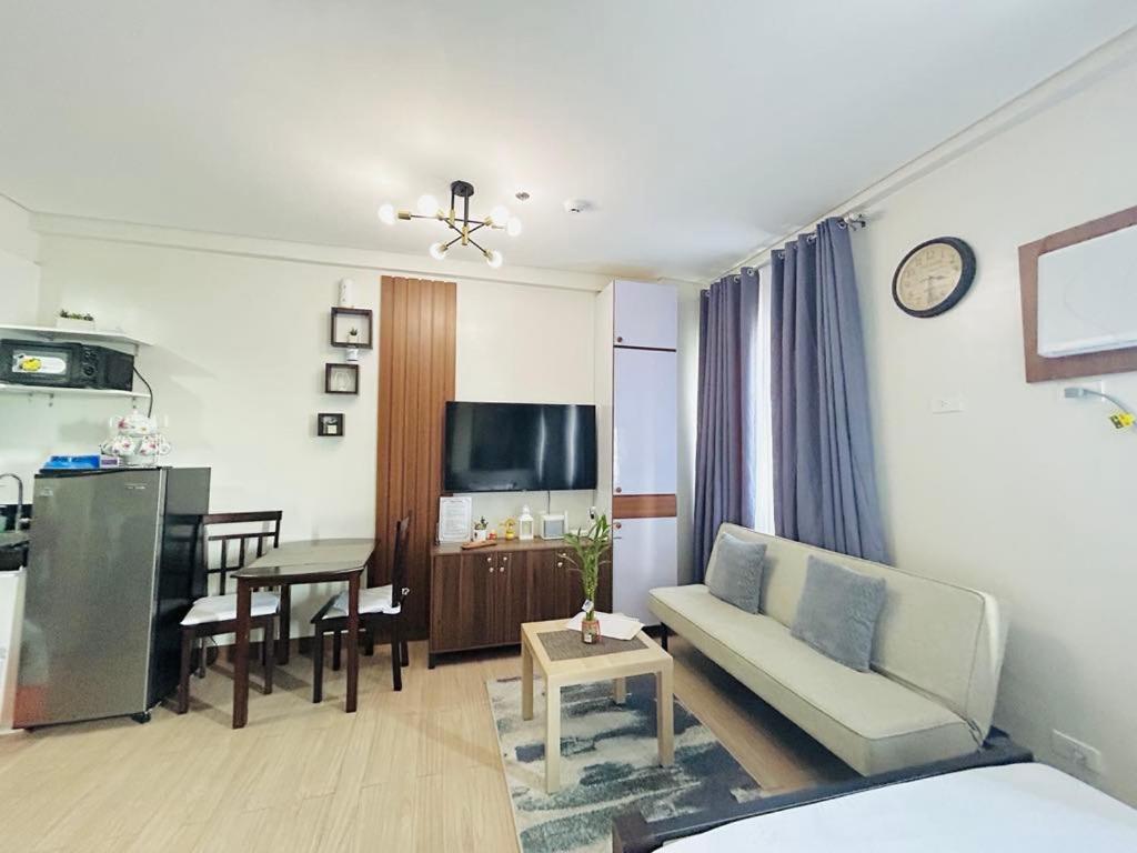 Suite - Photo 14