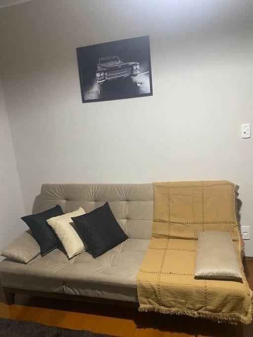 One-Bedroom Apartment photo 1