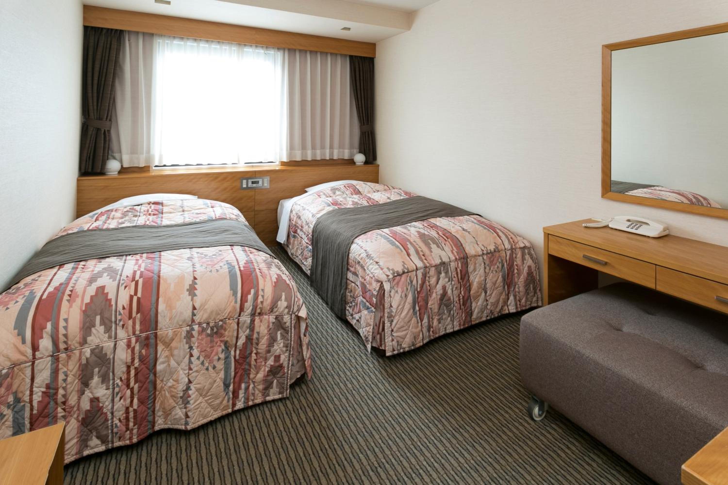 Small Twin Room - New Building - Non-Smoking