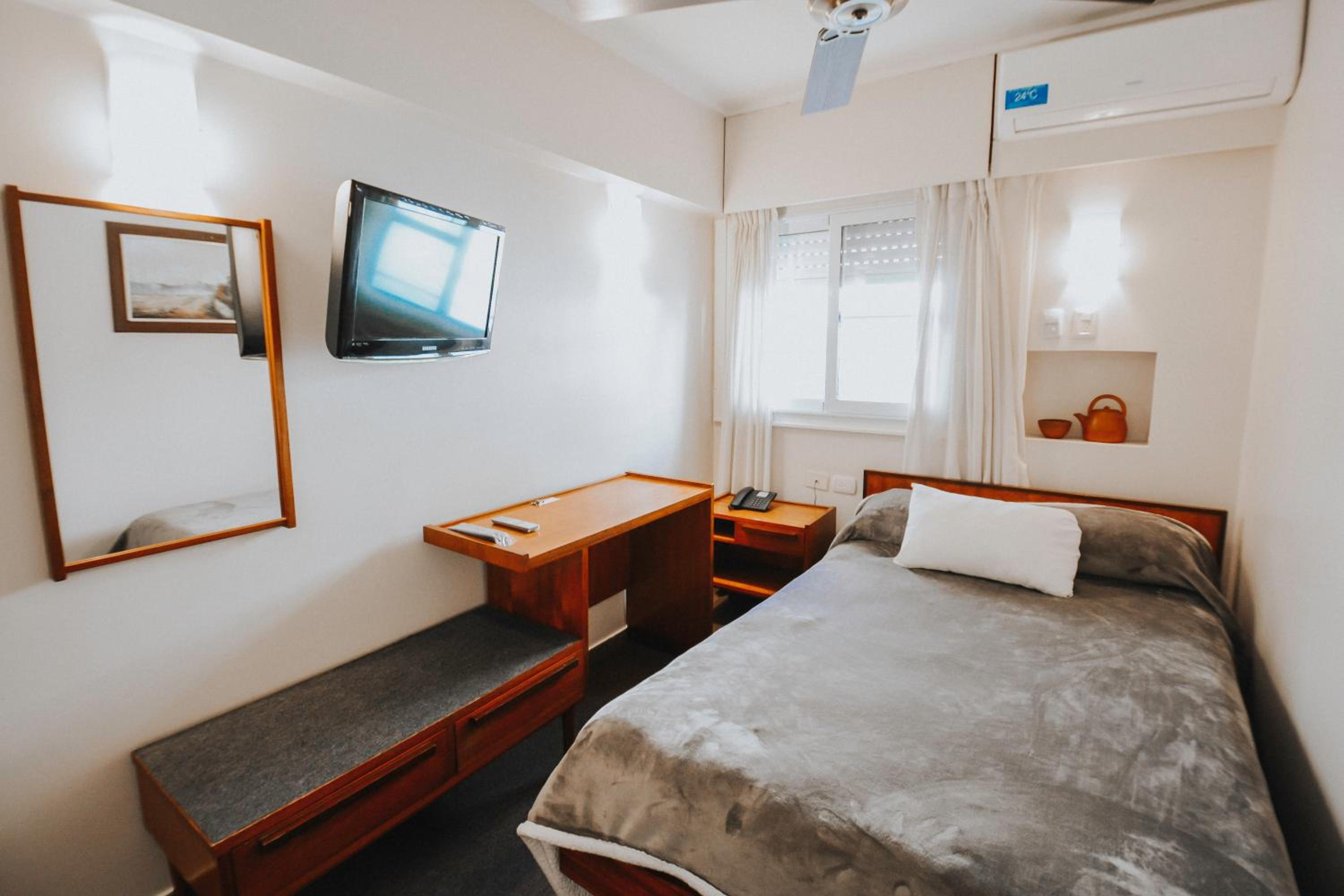 Single Room photo 1