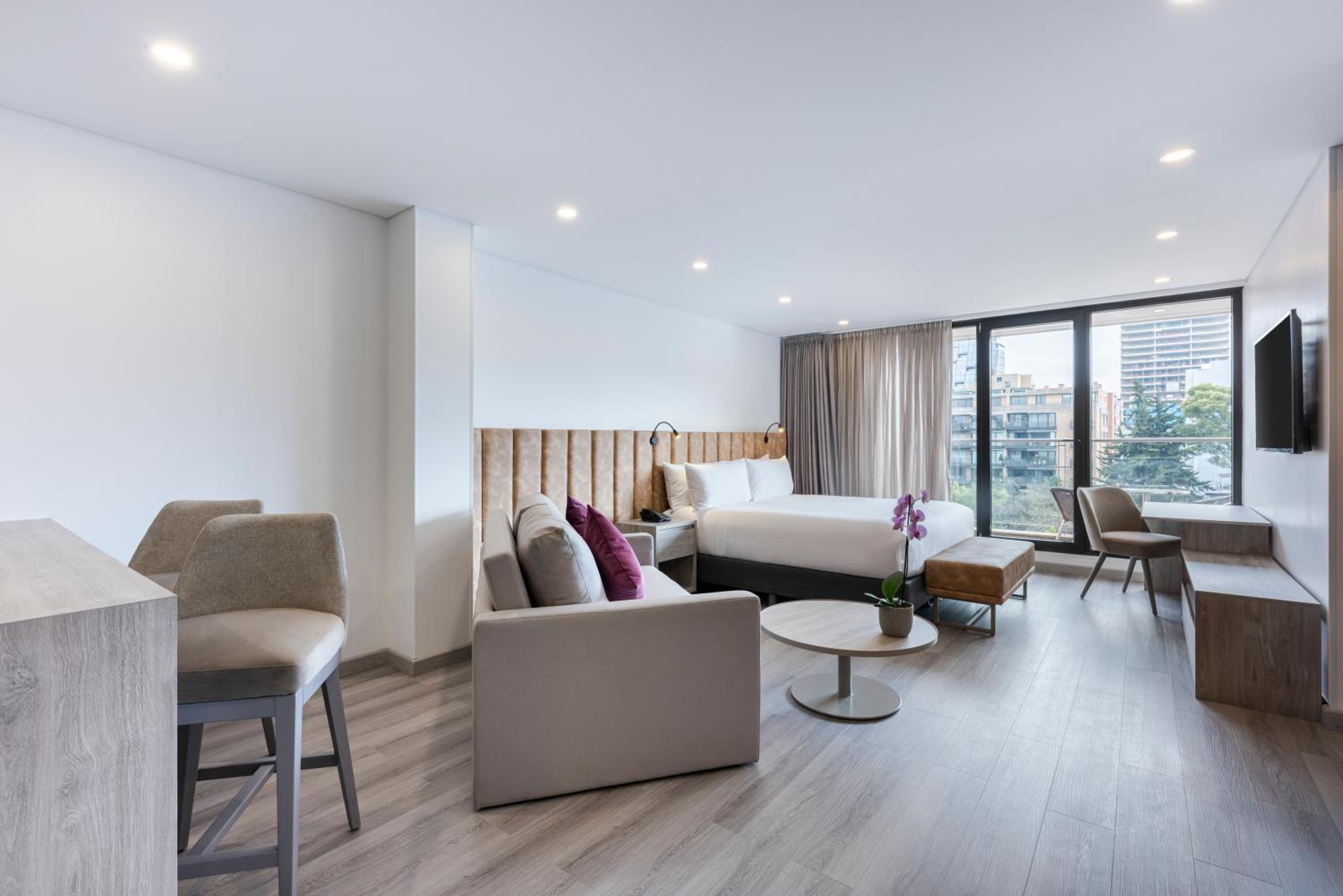 Deluxe Suite