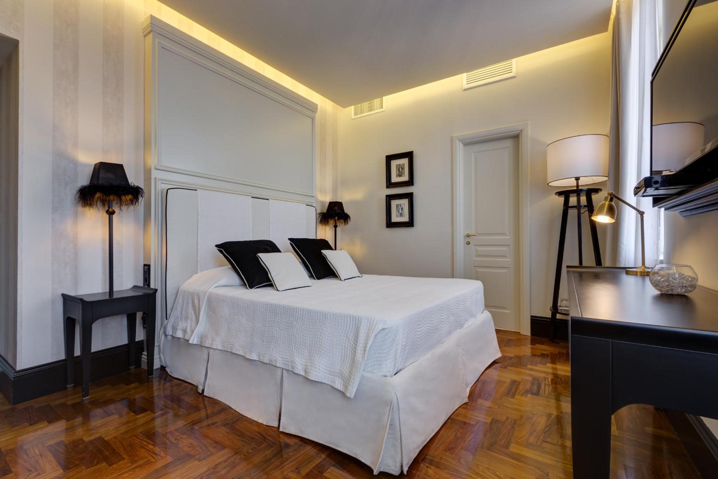 Superior Double Room - V. Capo d'Africa 26 photo 1