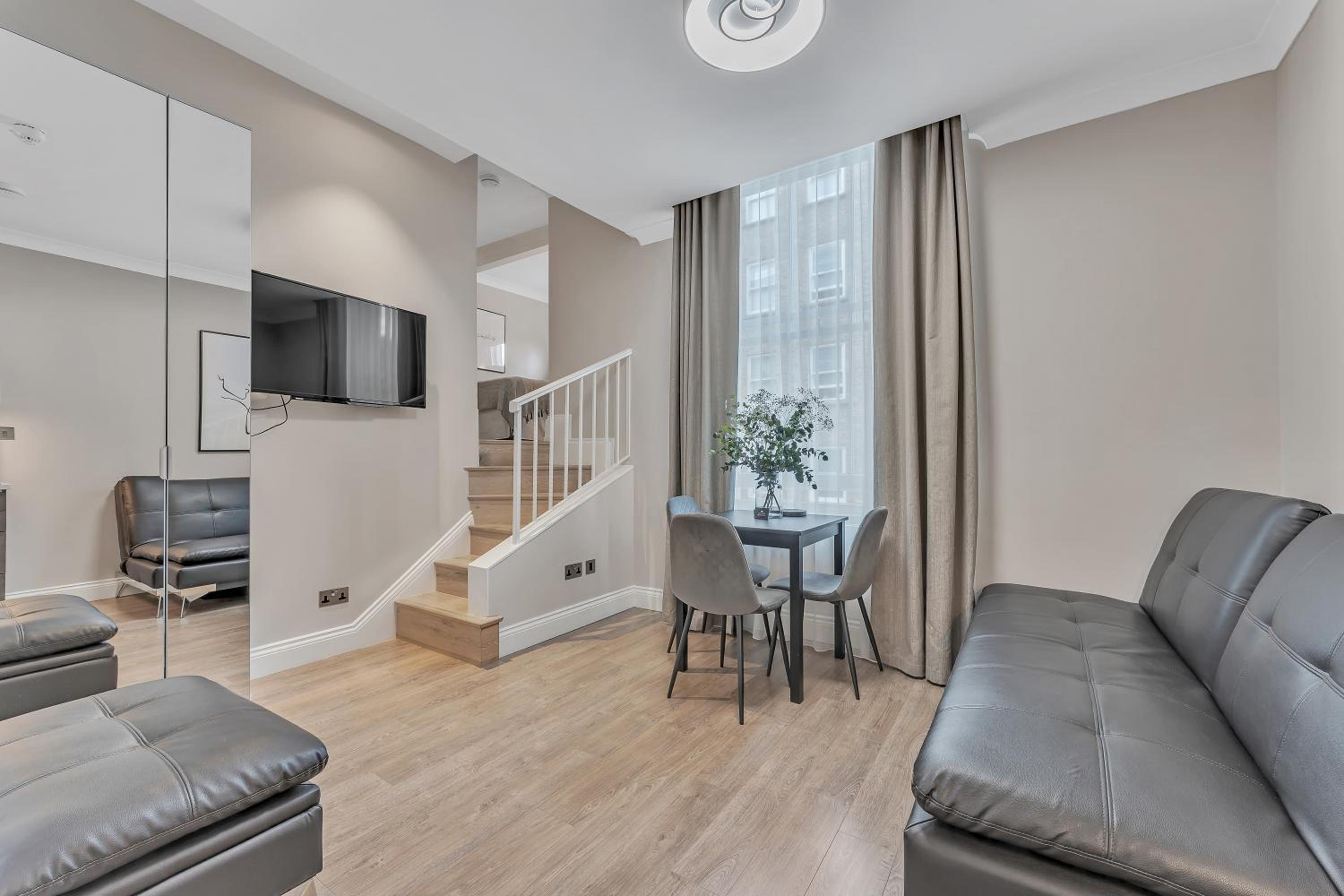 One-Bedroom Apartment with Sofa Bed photo 1