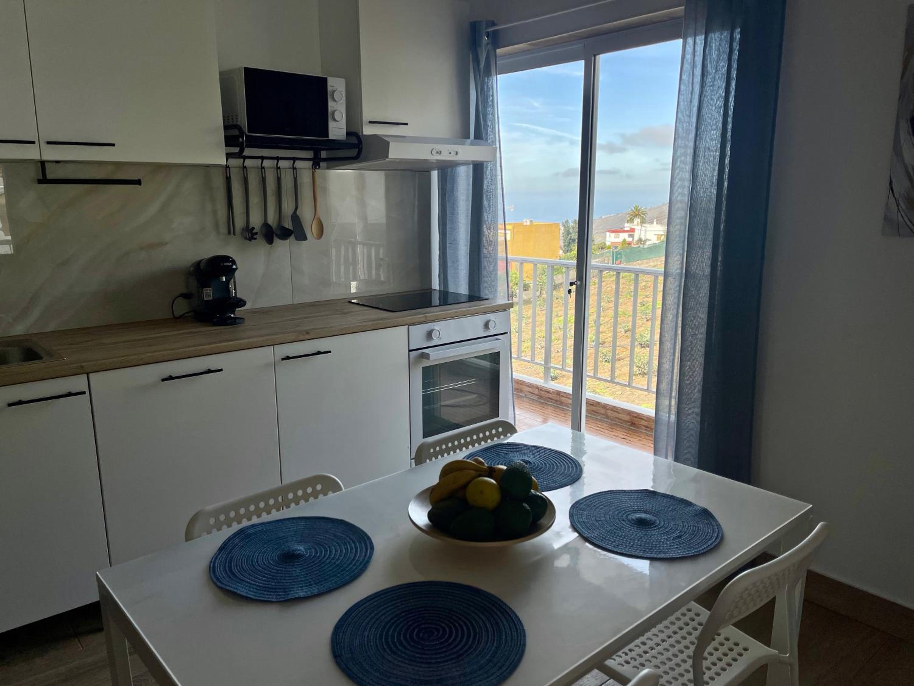 Two-Bedroom Deluxe Apartment with Ocean View photo 2