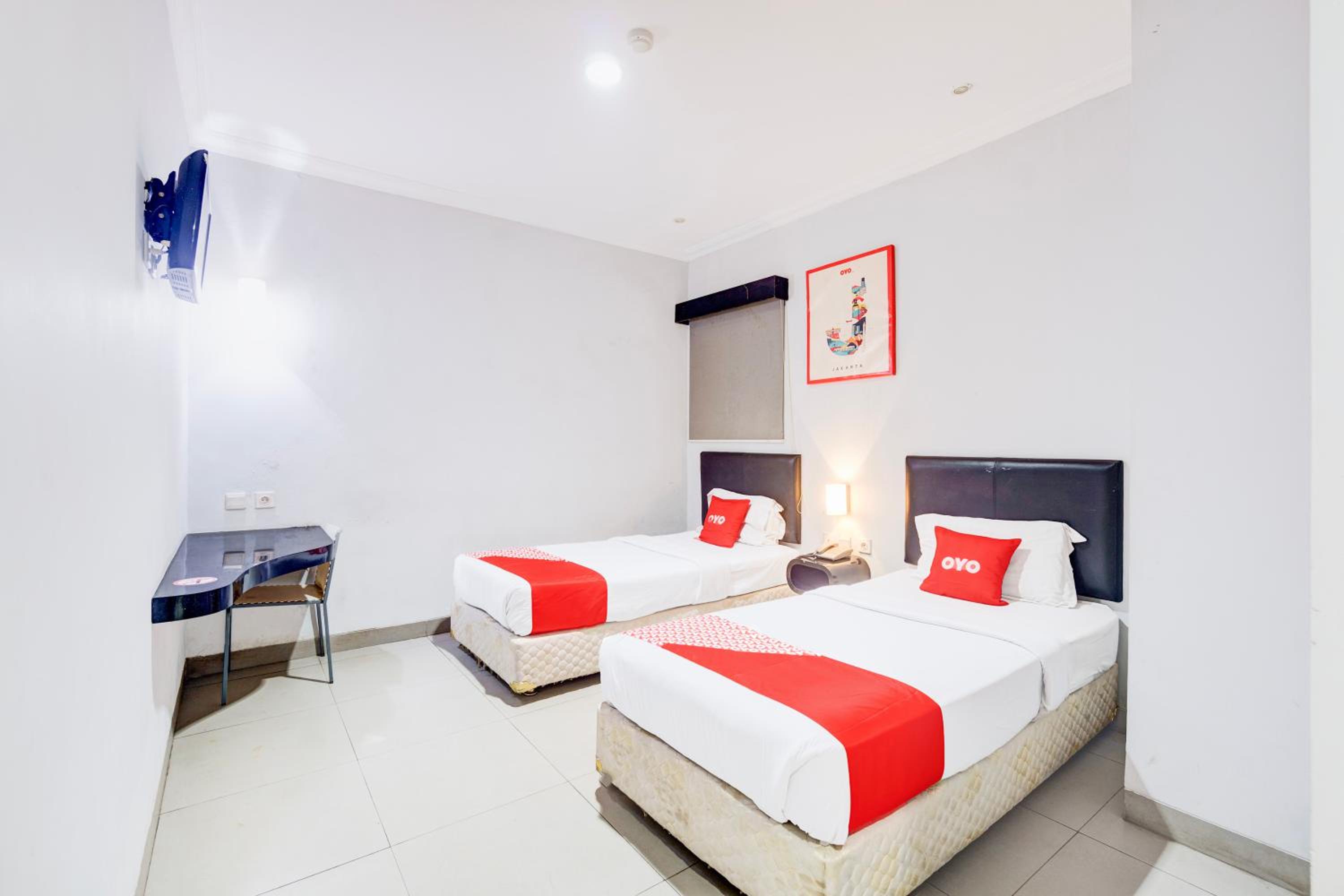 Standard Twin Room
