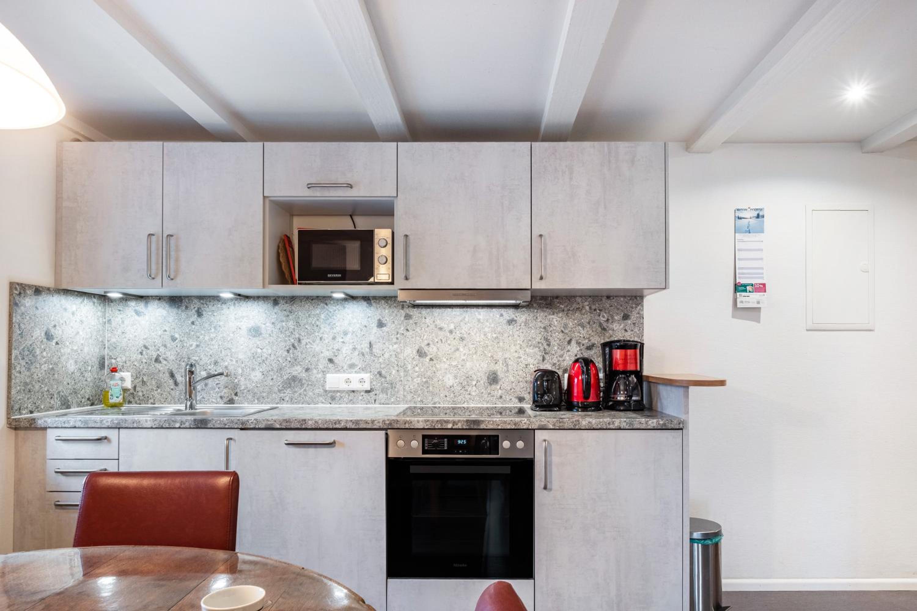 Two-Bedroom Deluxe Apartment with Garden View photo 2