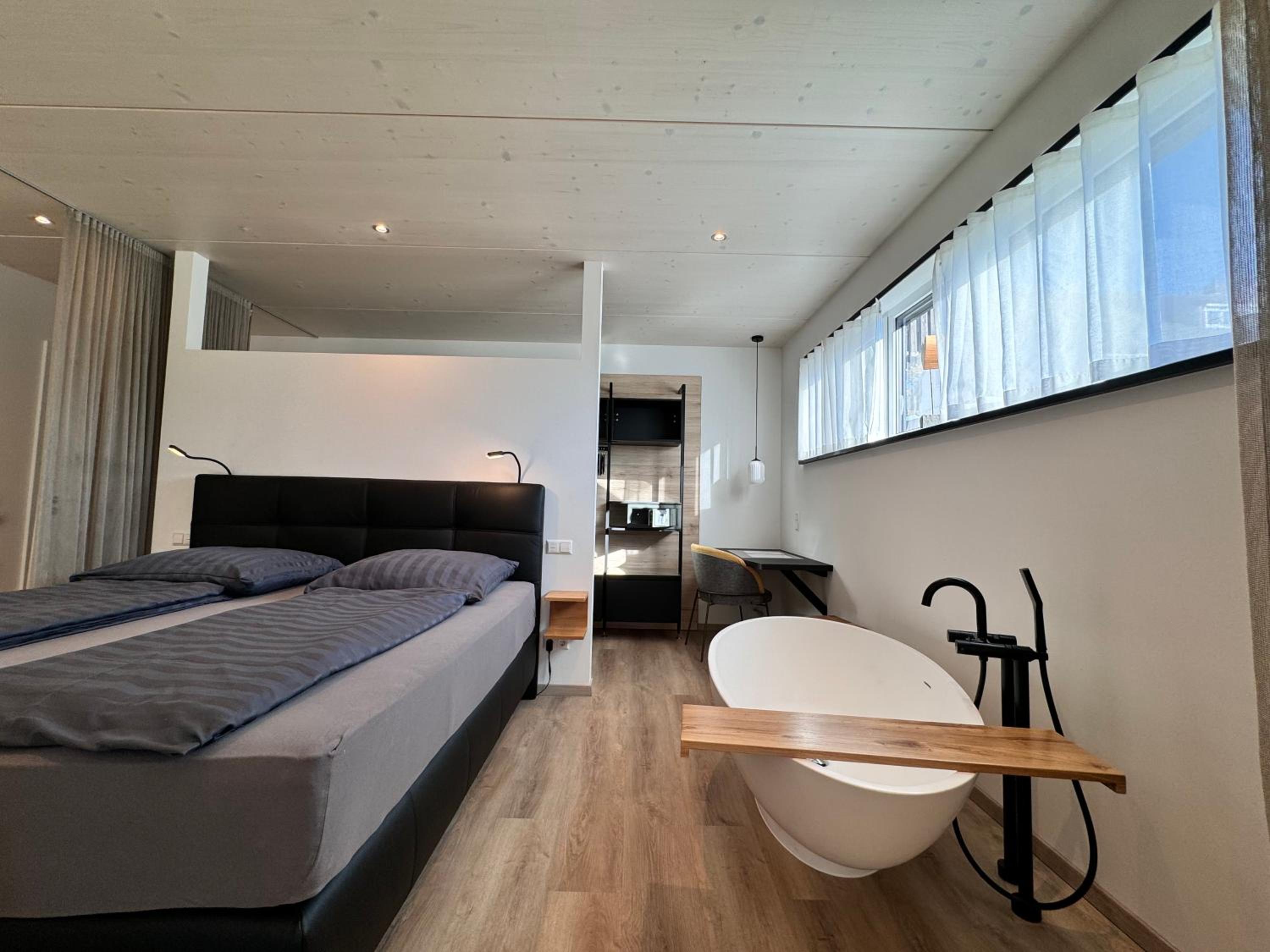 Apartment with Terrace photo 3