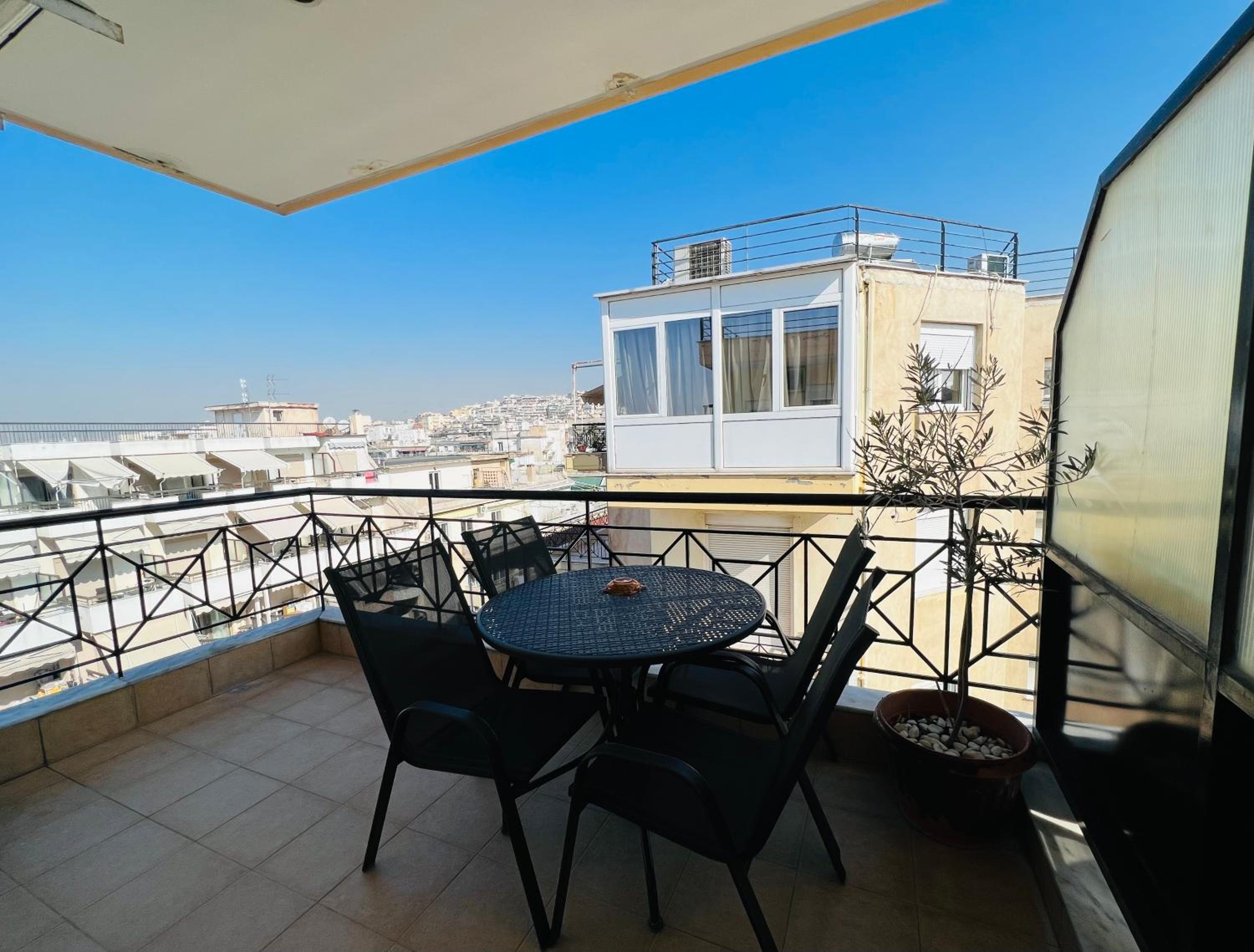 Studio with Balcony - Photo 10