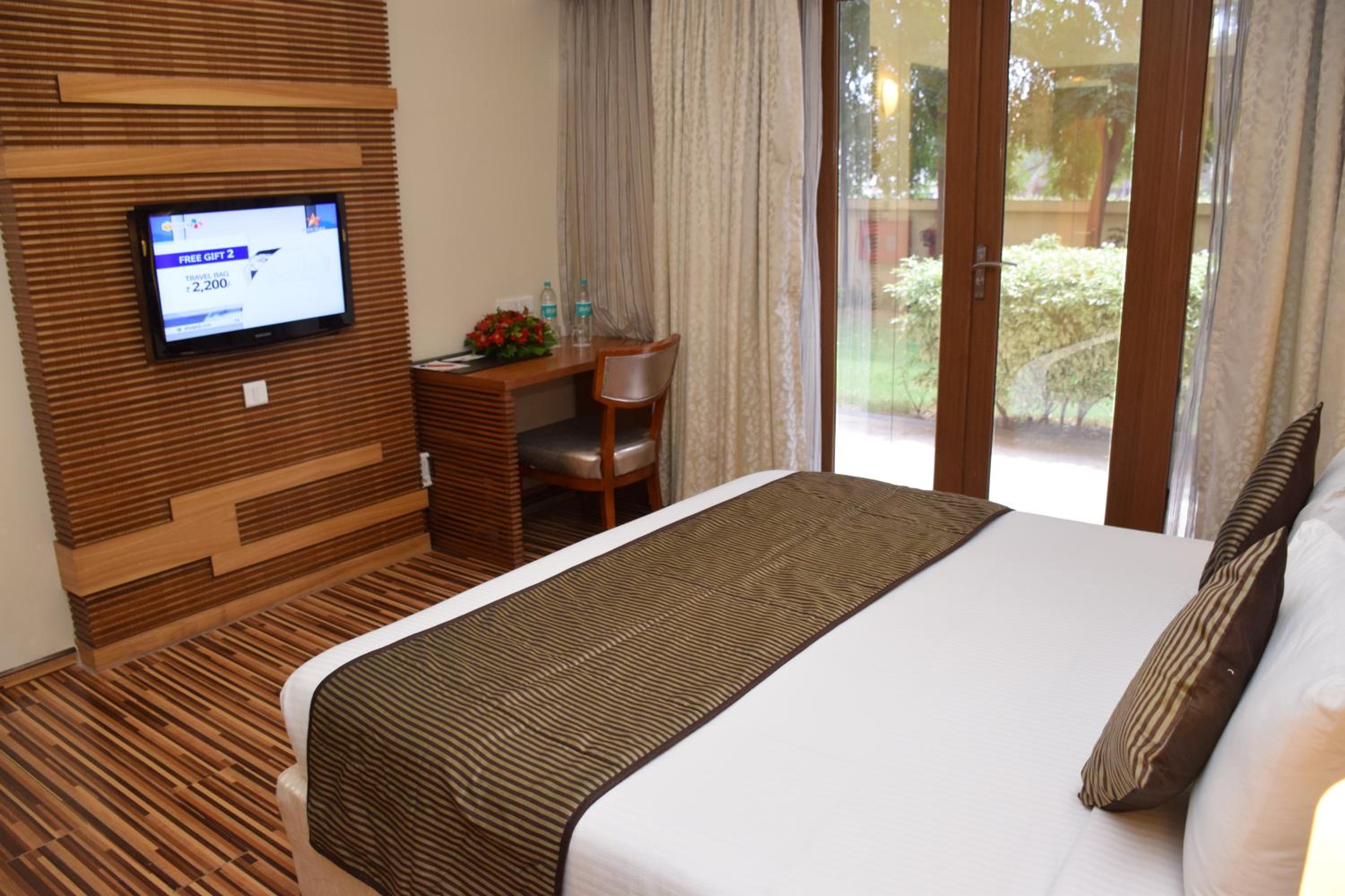 Quadruple Room with Garden View - Complimentary Shuttle Pickup and Drop to Sai Baba Temple (Gate 2) photo 3