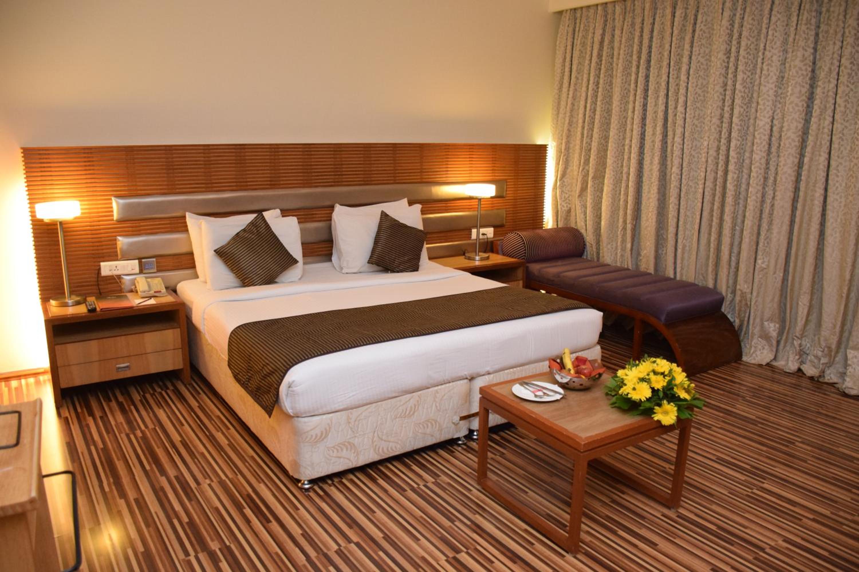 Deluxe Double or Twin Room - Complimentary Shuttle Pickup and Drop to Sai Baba Temple (Gate 2) - Photo 5