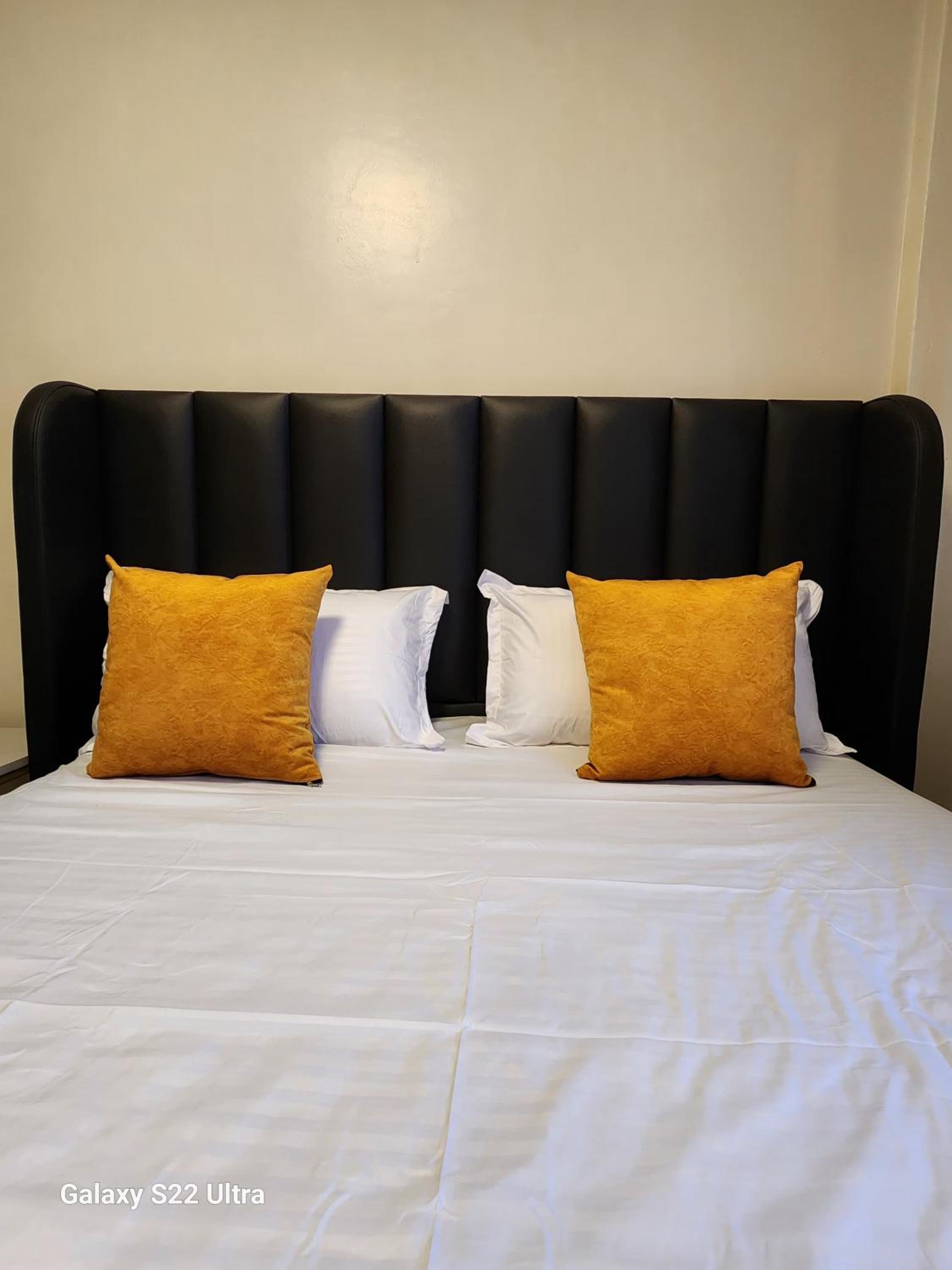 Deluxe Double Room (2 Adults + 1 Child) photo 2