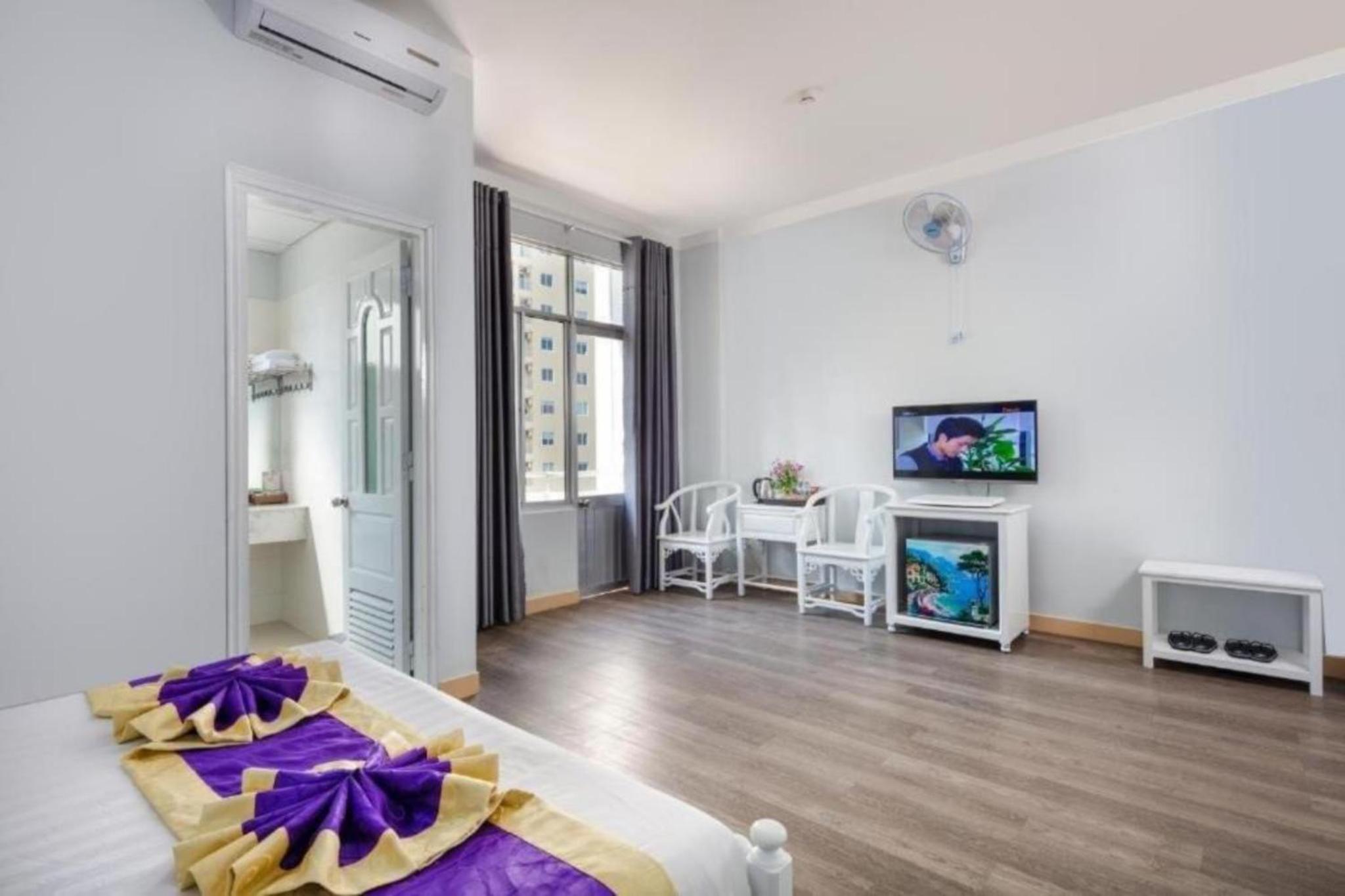 Deluxe Family Room - Photo 9