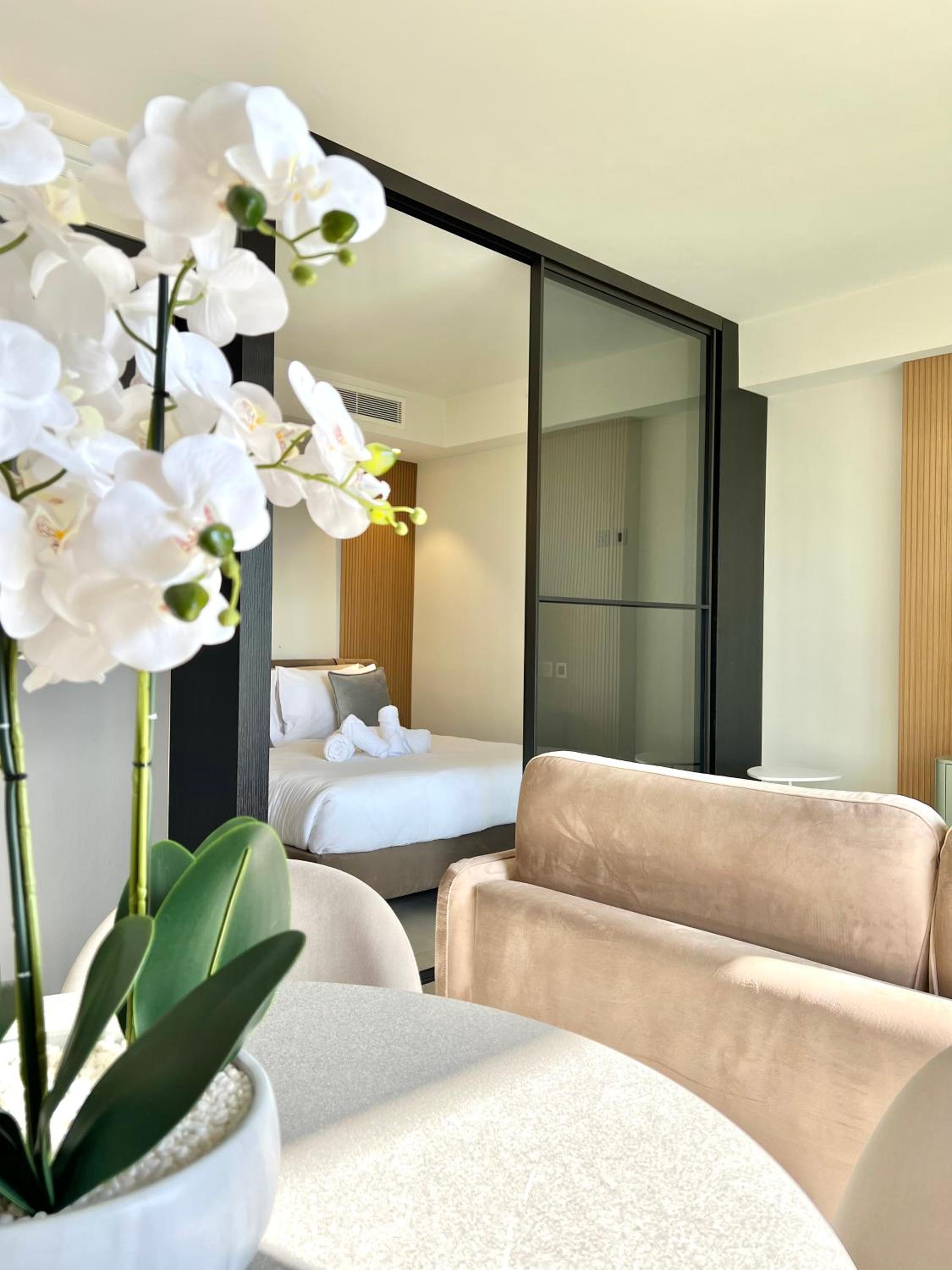 One-Bedroom Apartment with Balcony