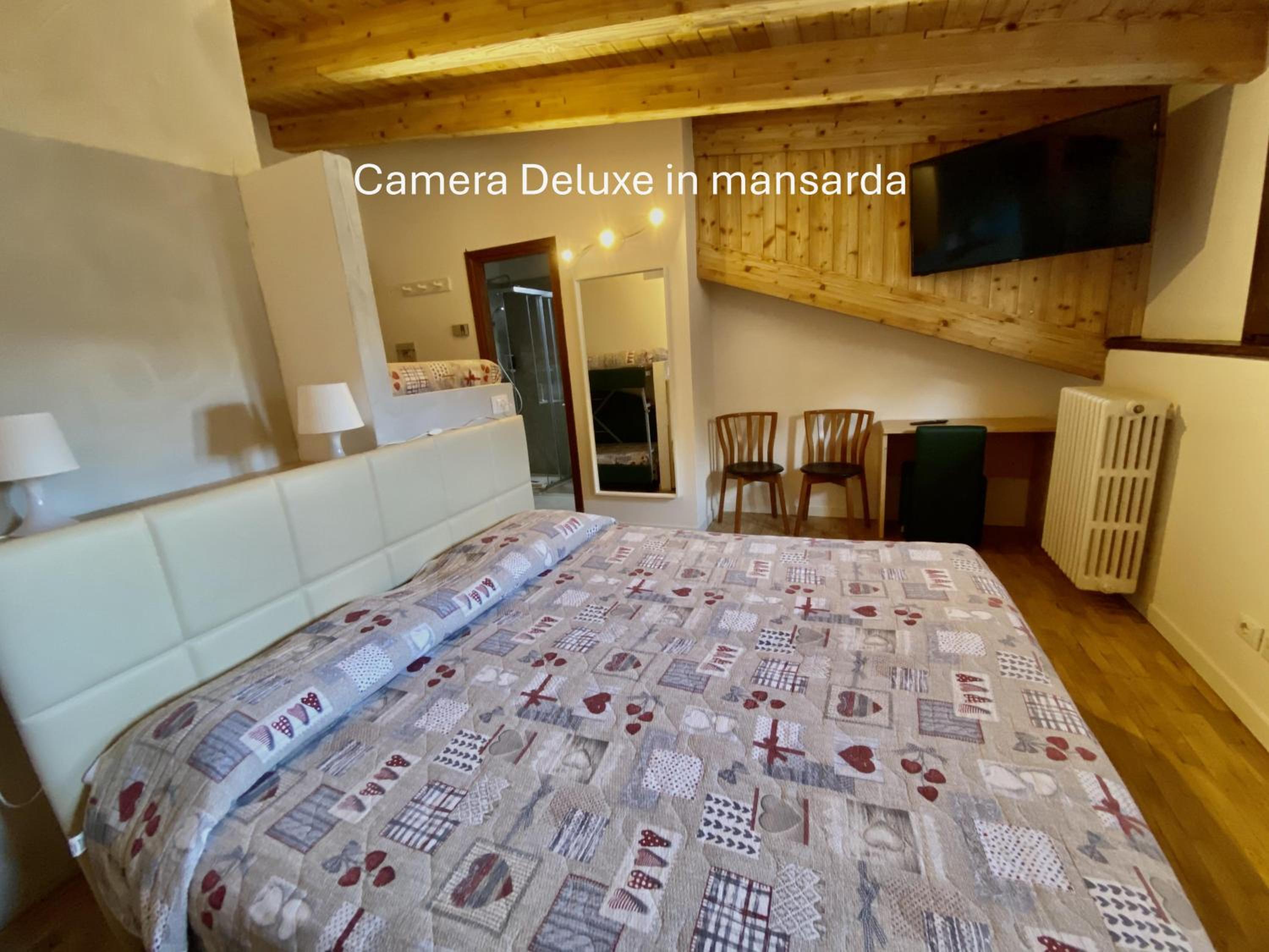 Standard Double or Twin Room - Photo 8