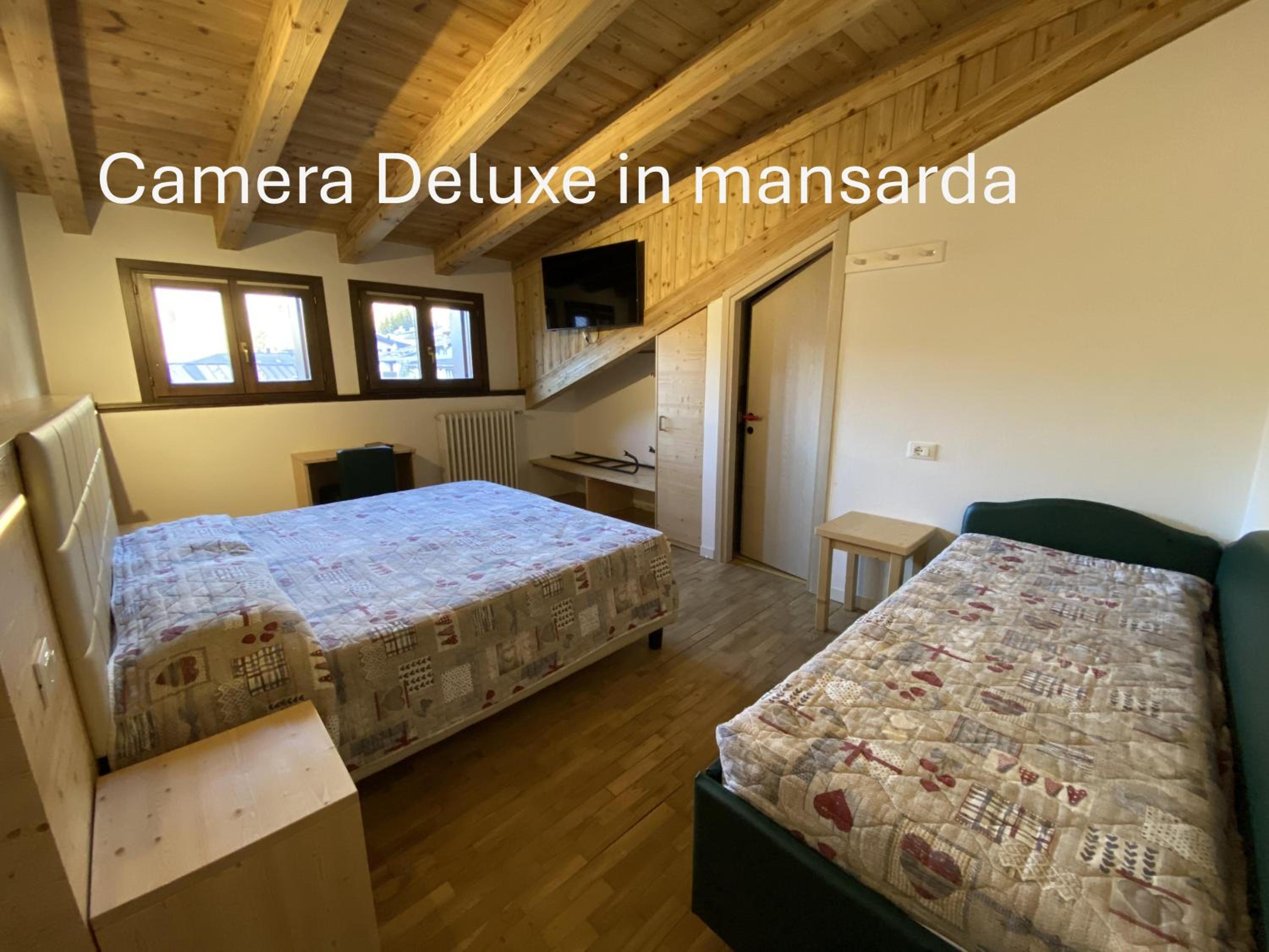 Standard Double or Twin Room - Photo 9