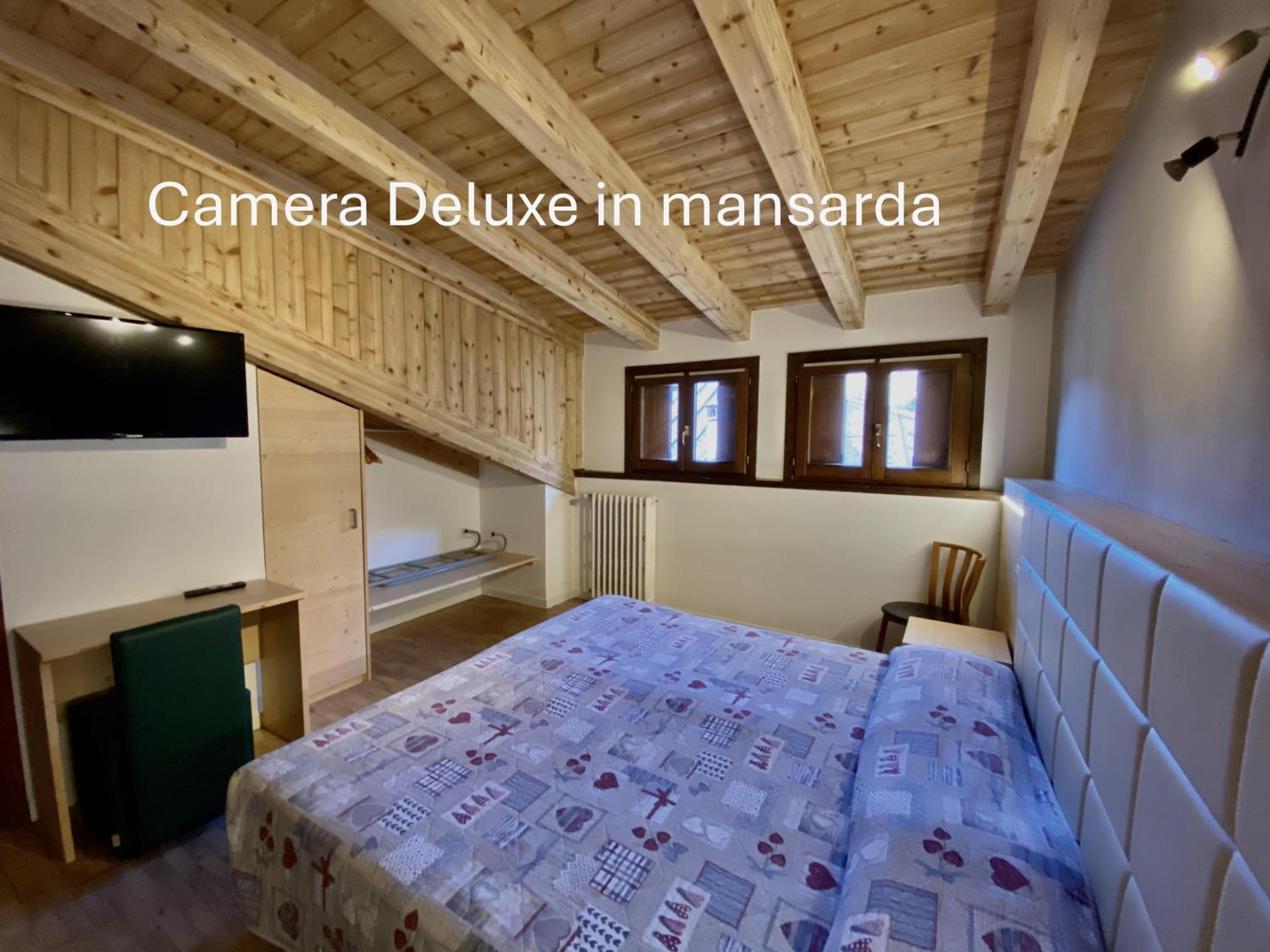 Standard Double or Twin Room - Photo 11