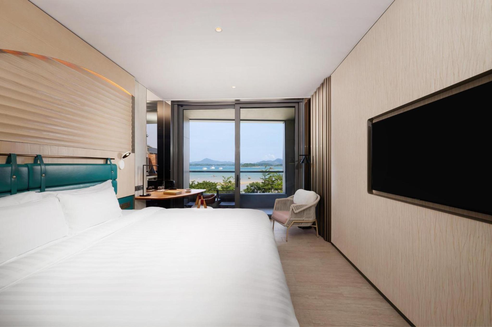 King Room with Balcony and Sea View King Room with Balcony and Sea View