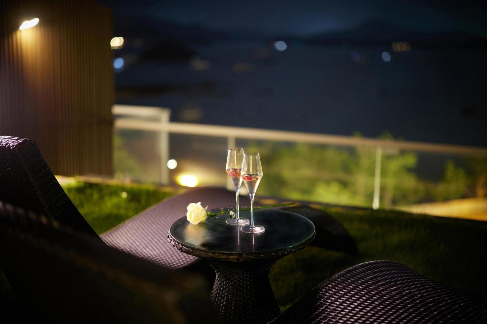 King Room with Balcony and Private Rooftop Garden - Sea View
