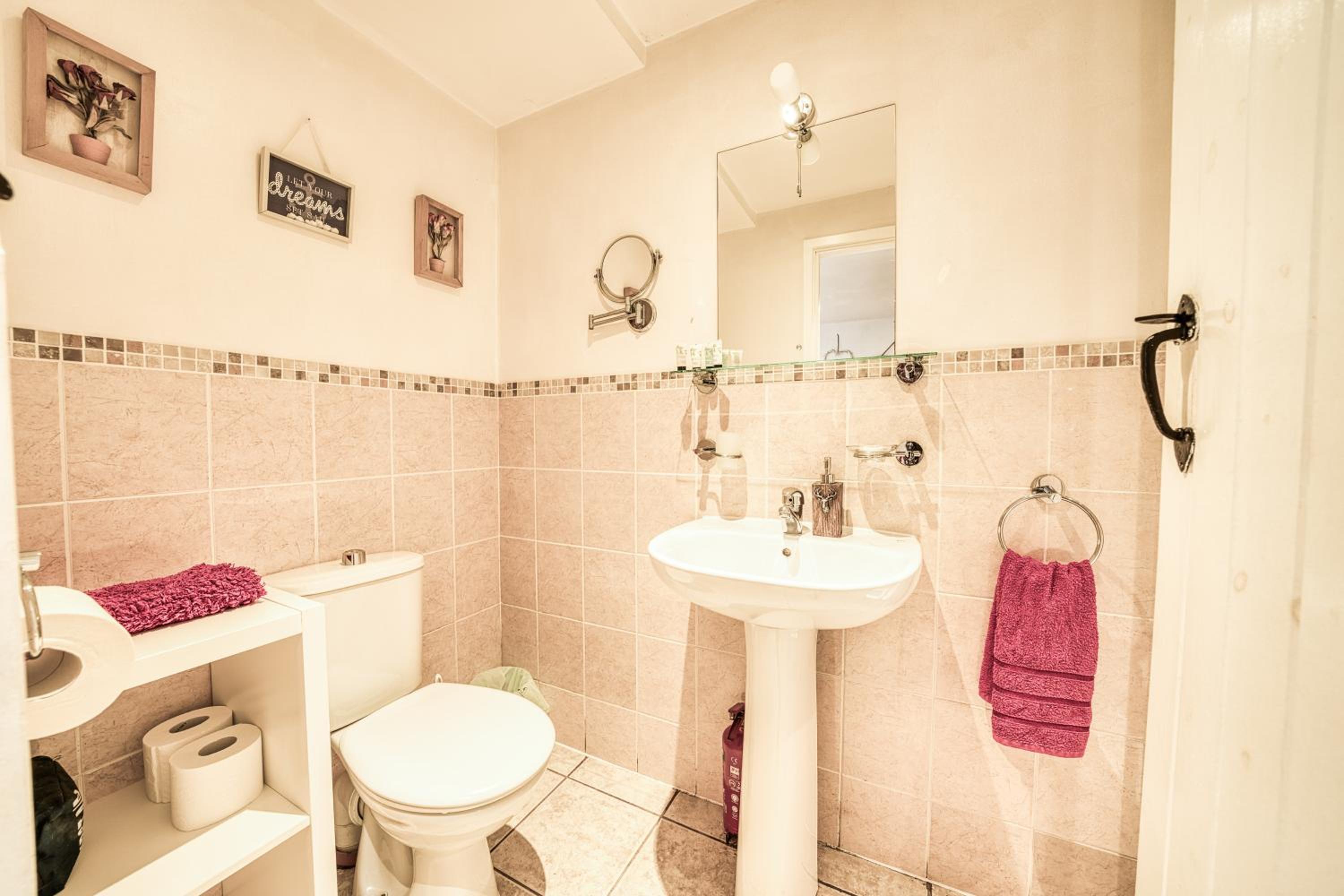 Two-Bedroom House photo 3