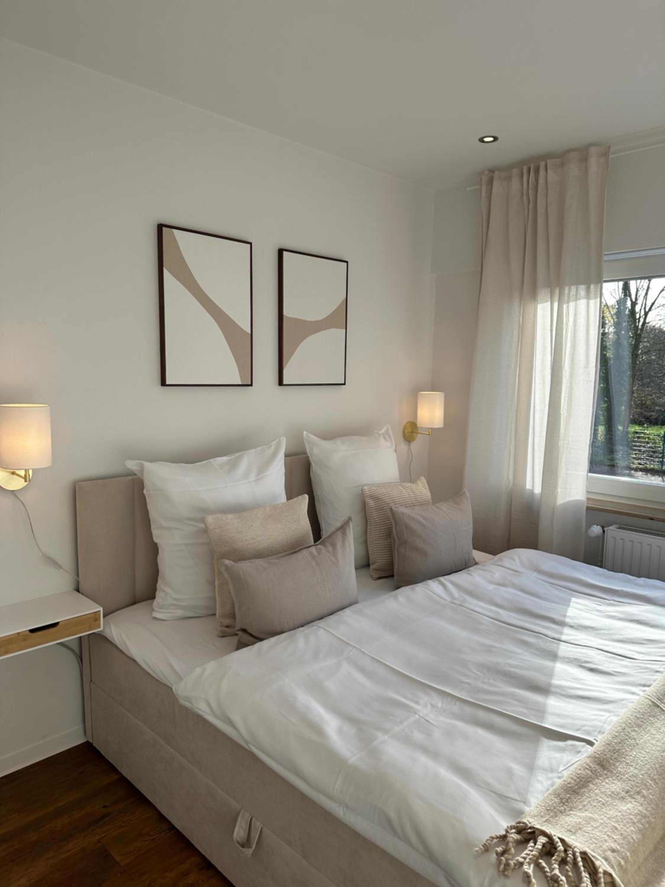 Three-Bedroom Apartment with Balcony photo 1