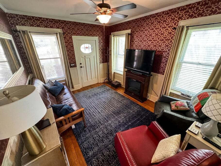 Two-Bedroom House photo 3