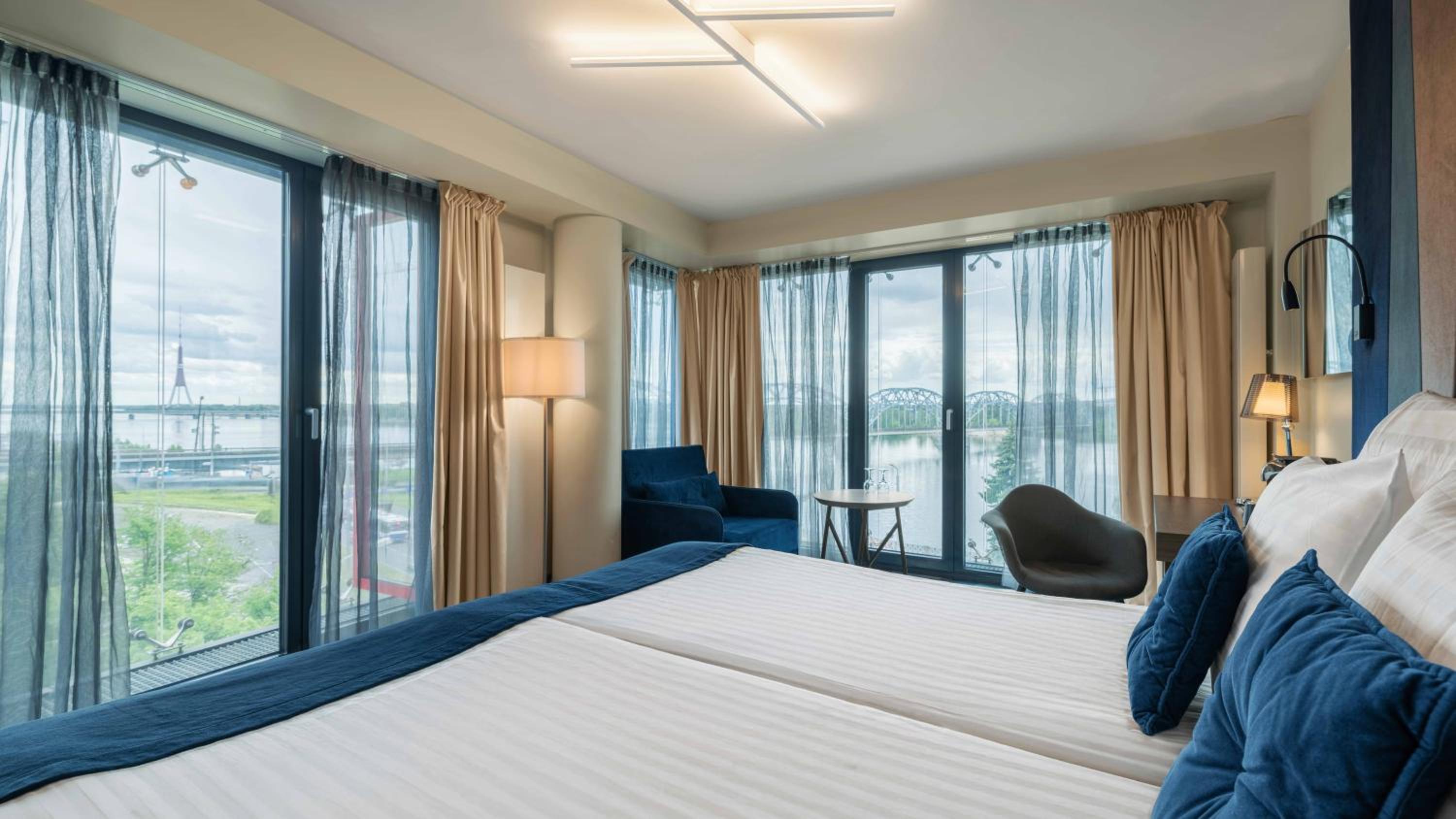 "Riverside" Superior Double Room - Photo 3