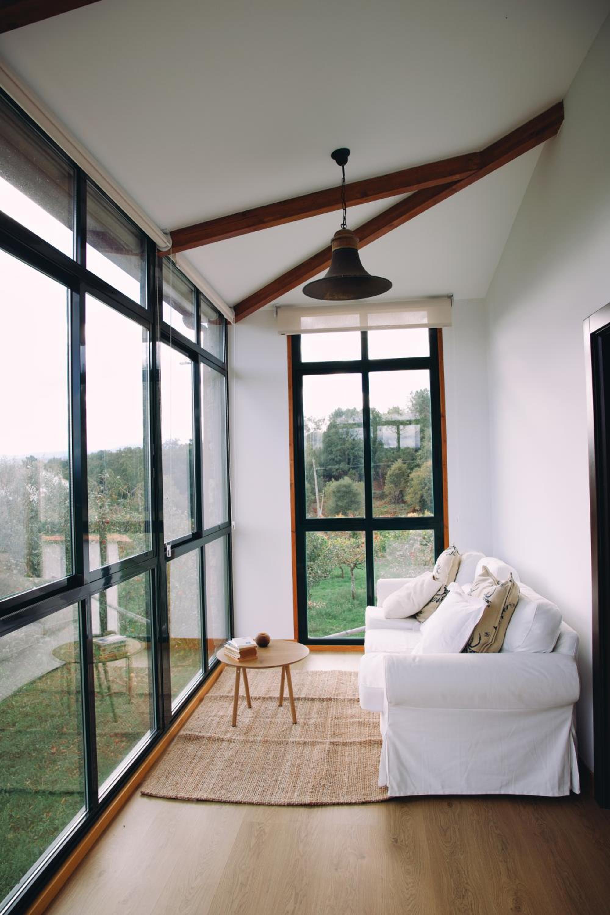 Five-Bedroom House photo 2