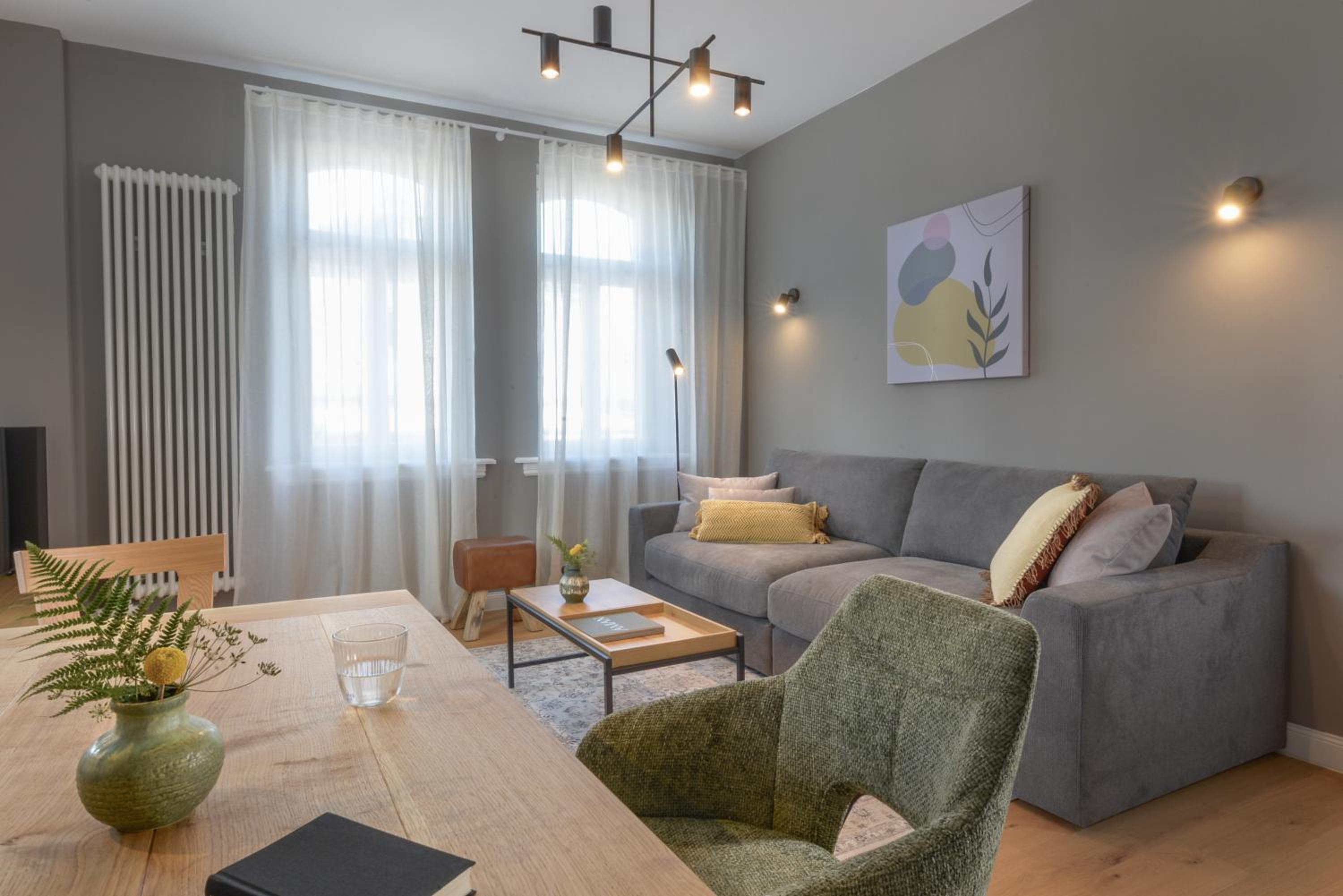 Superior One-Bedroom Apartment photo 2