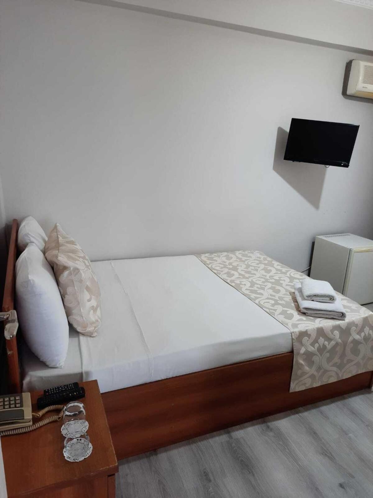 Budget Double Room photo 2