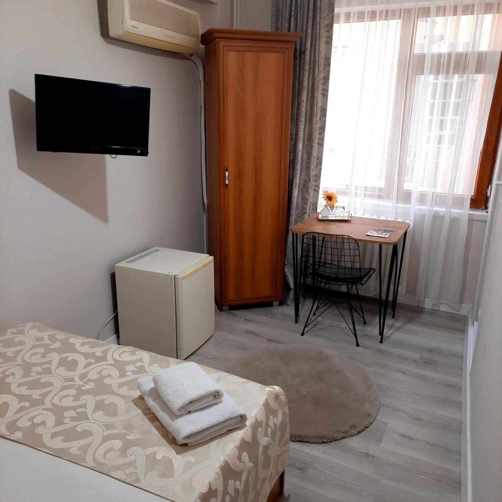 Budget Double Room photo 3