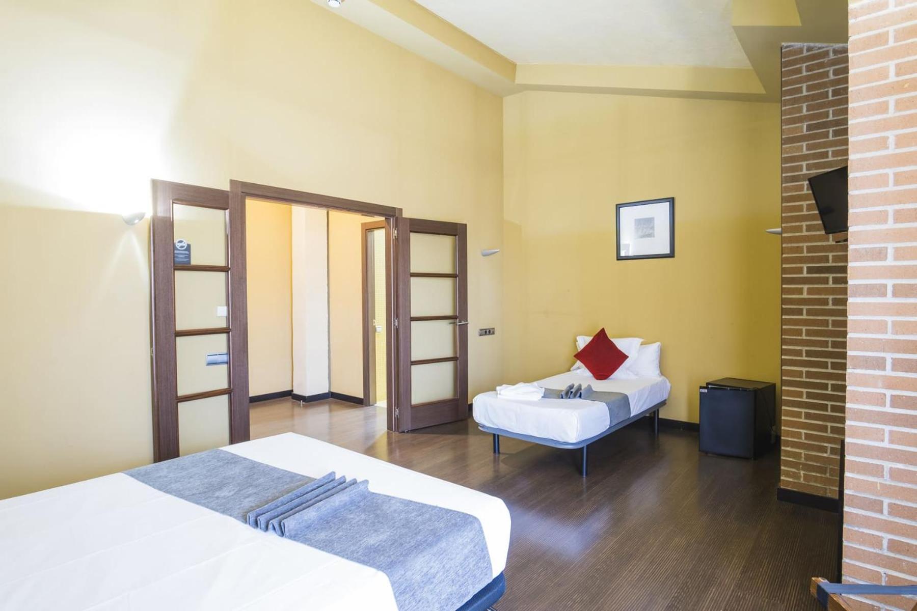 Standard Triple Room photo 3