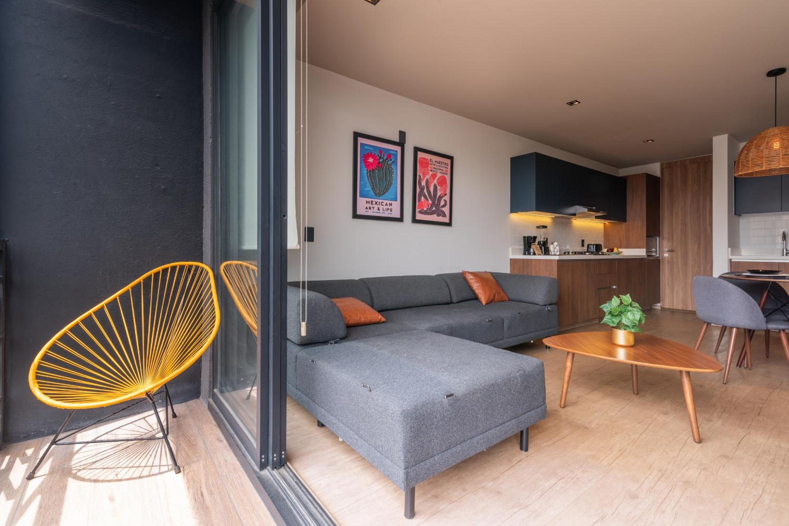 One-Bedroom Apartment with kitchenette and balcony