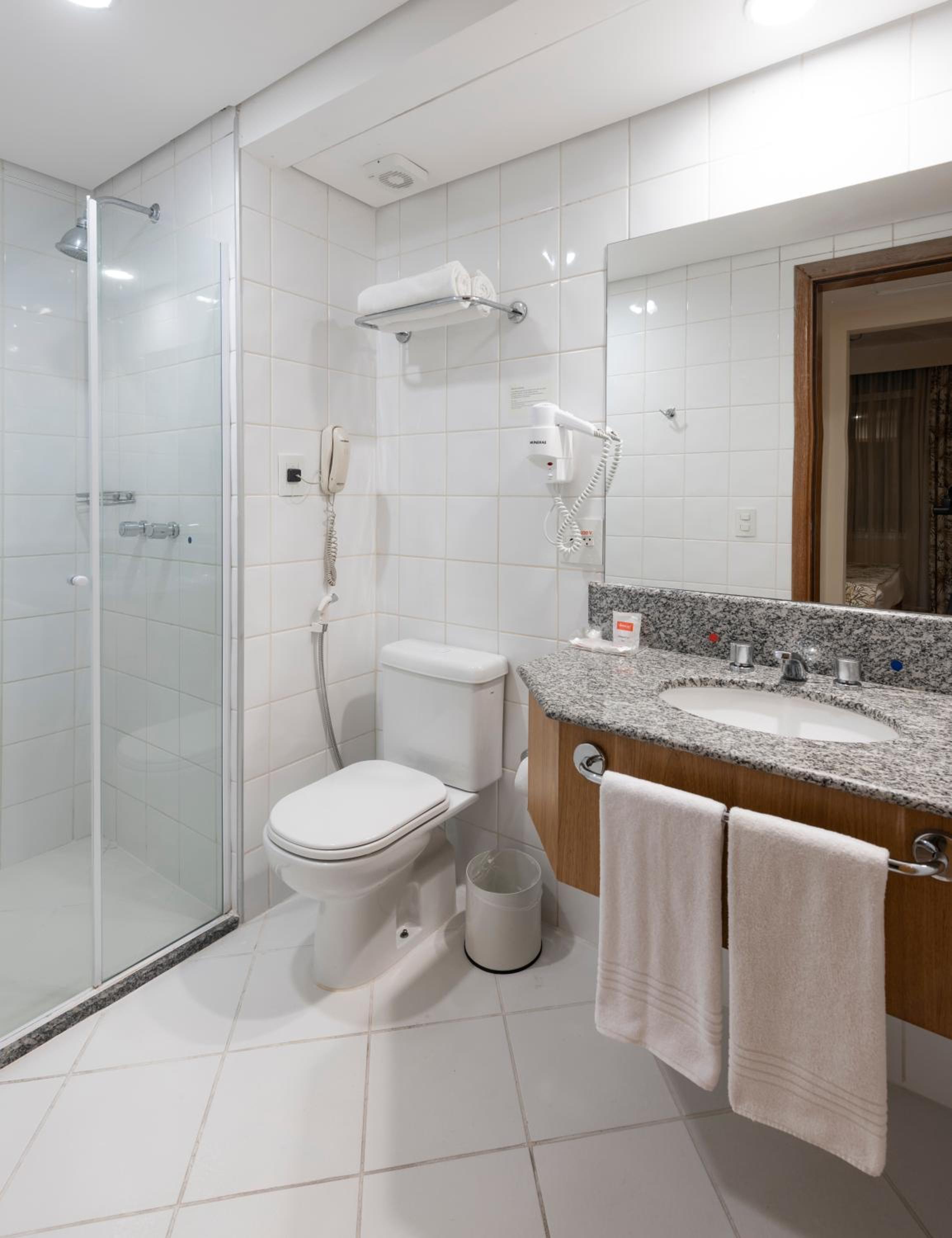 Standard Double Room - Photo 2