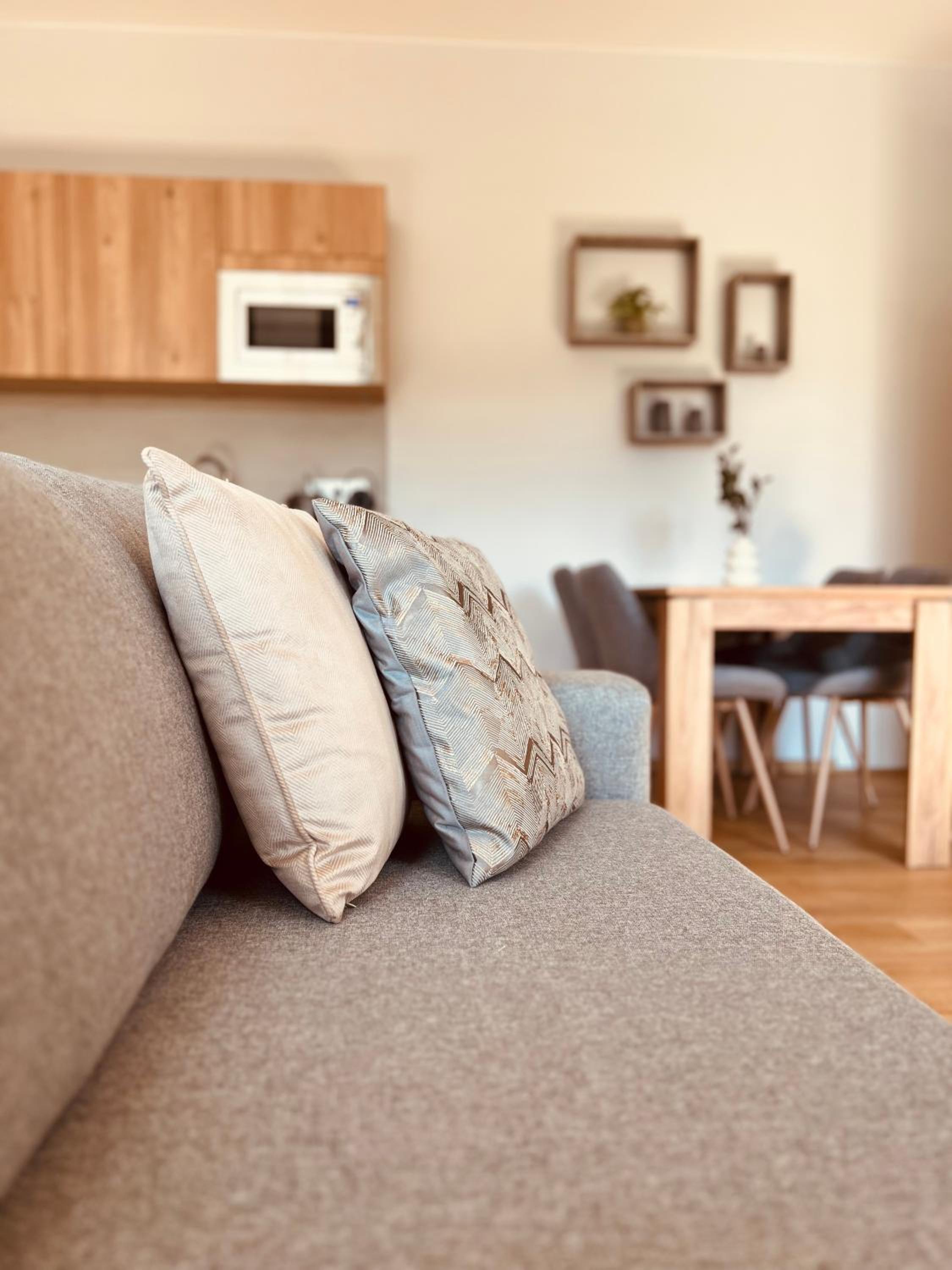 One-Bedroom Apartment photo 1