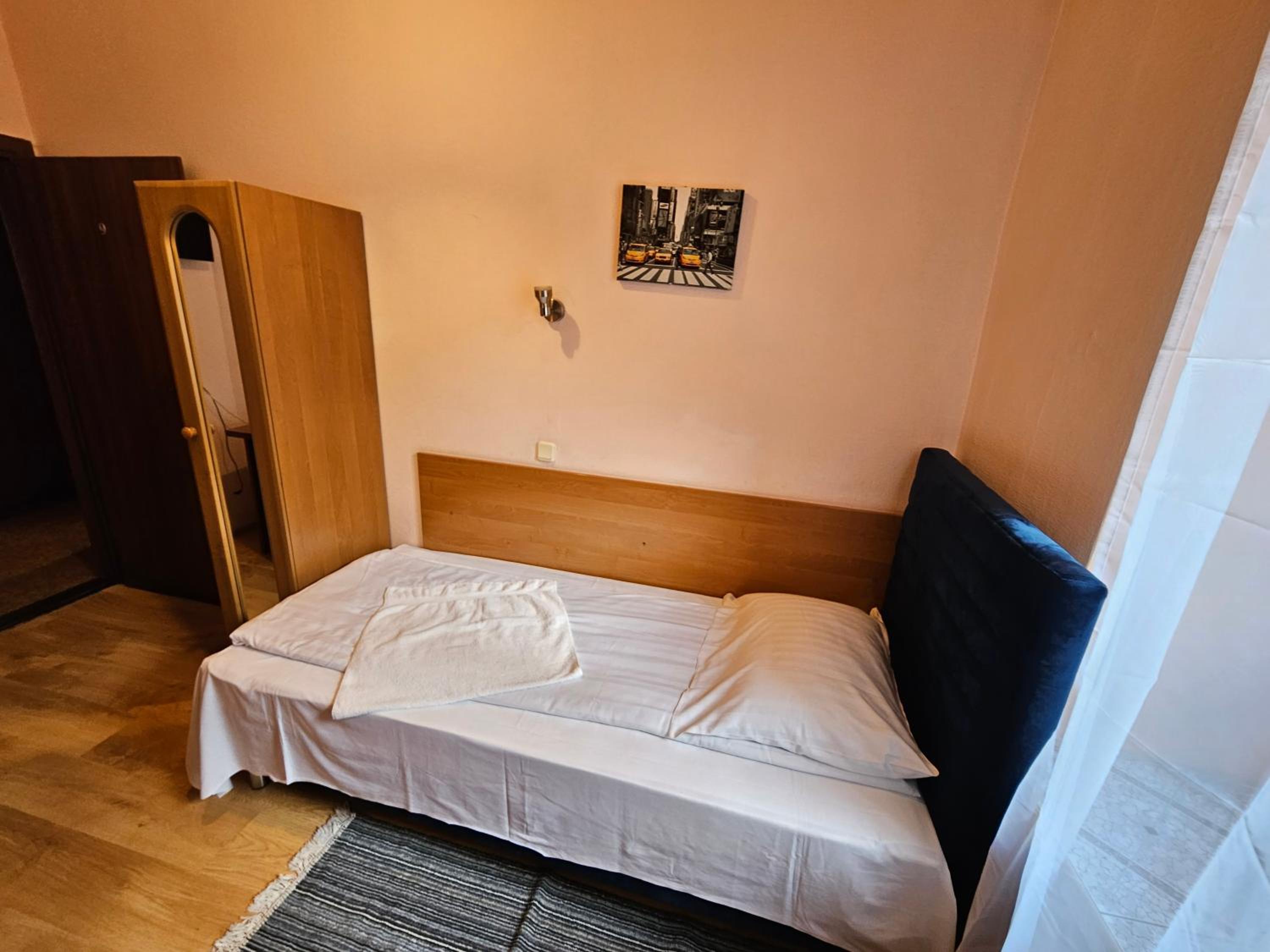 Quadruple Room with Shared Bathroom photo 2