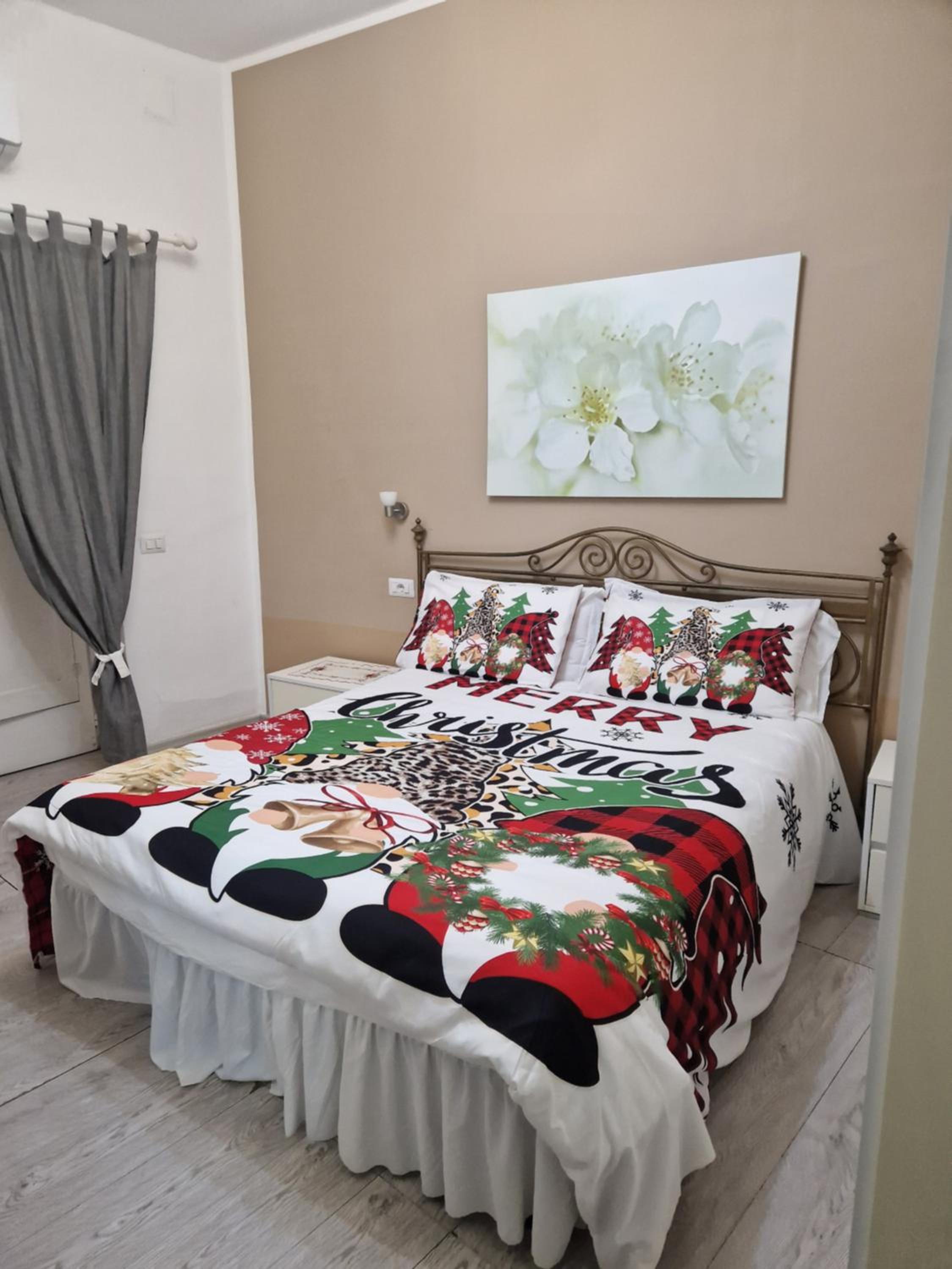 Deluxe Room - Photo 21