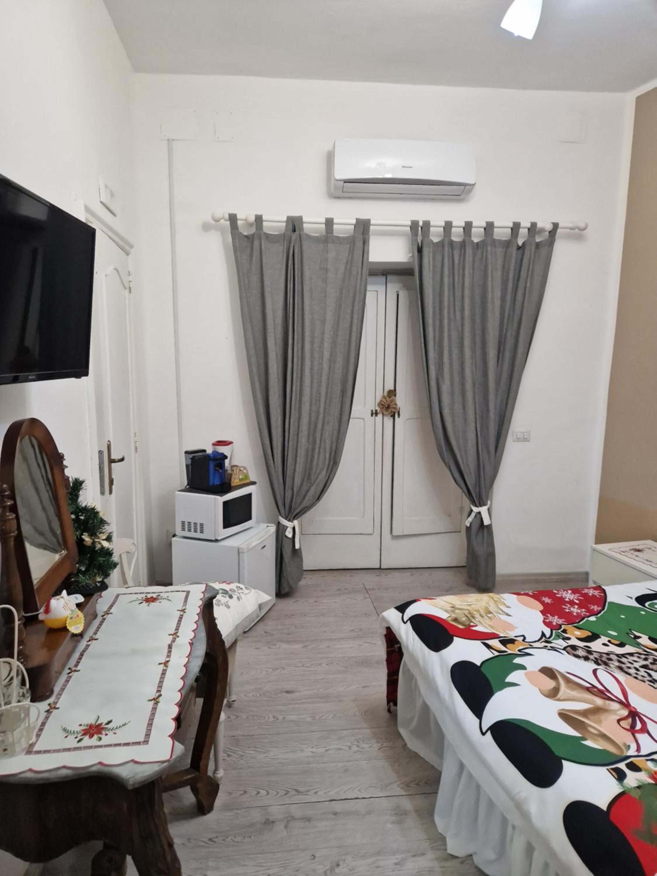 Deluxe Room - Photo 19