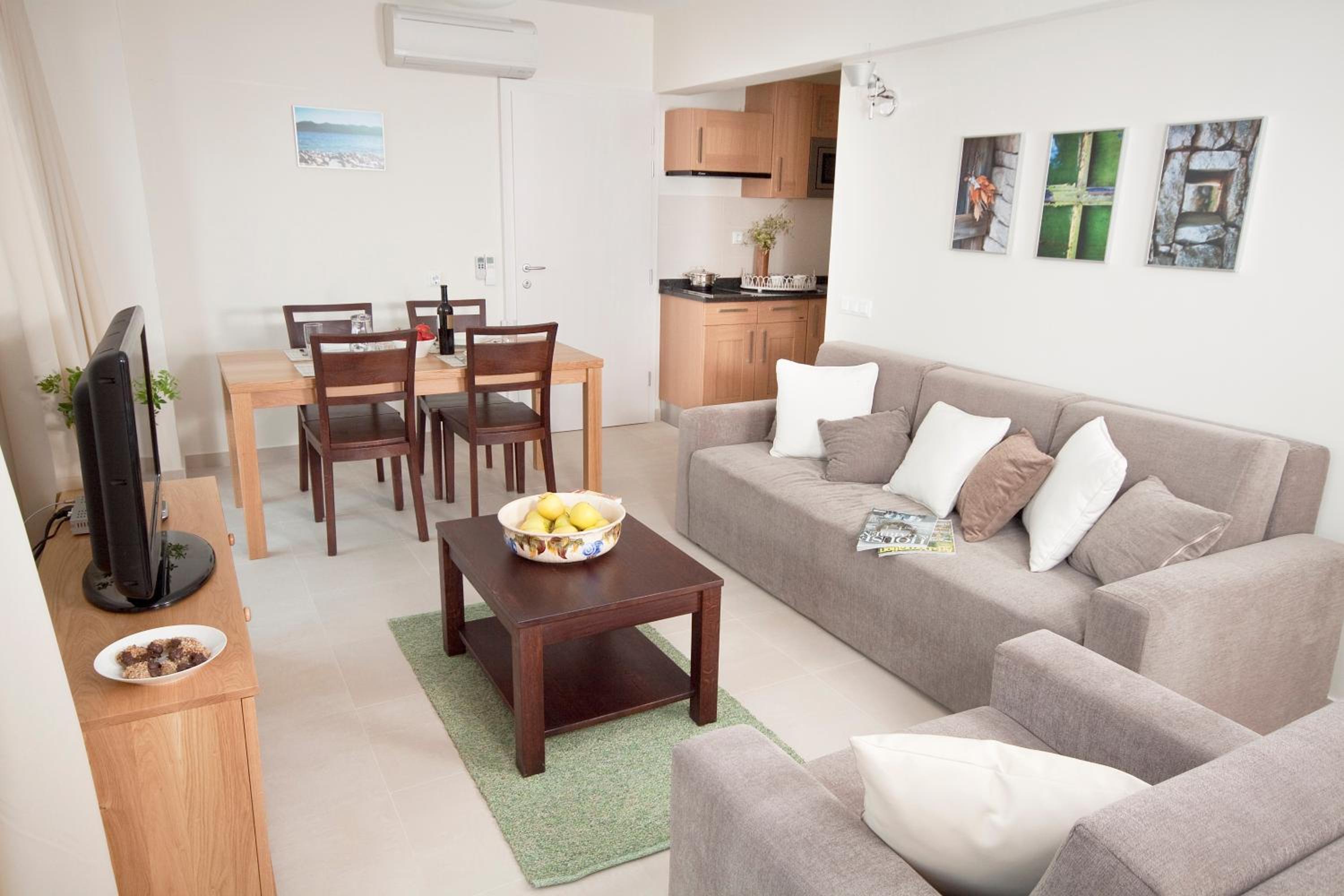 Two-Bedroom Apartment (5 Adults) photo 2